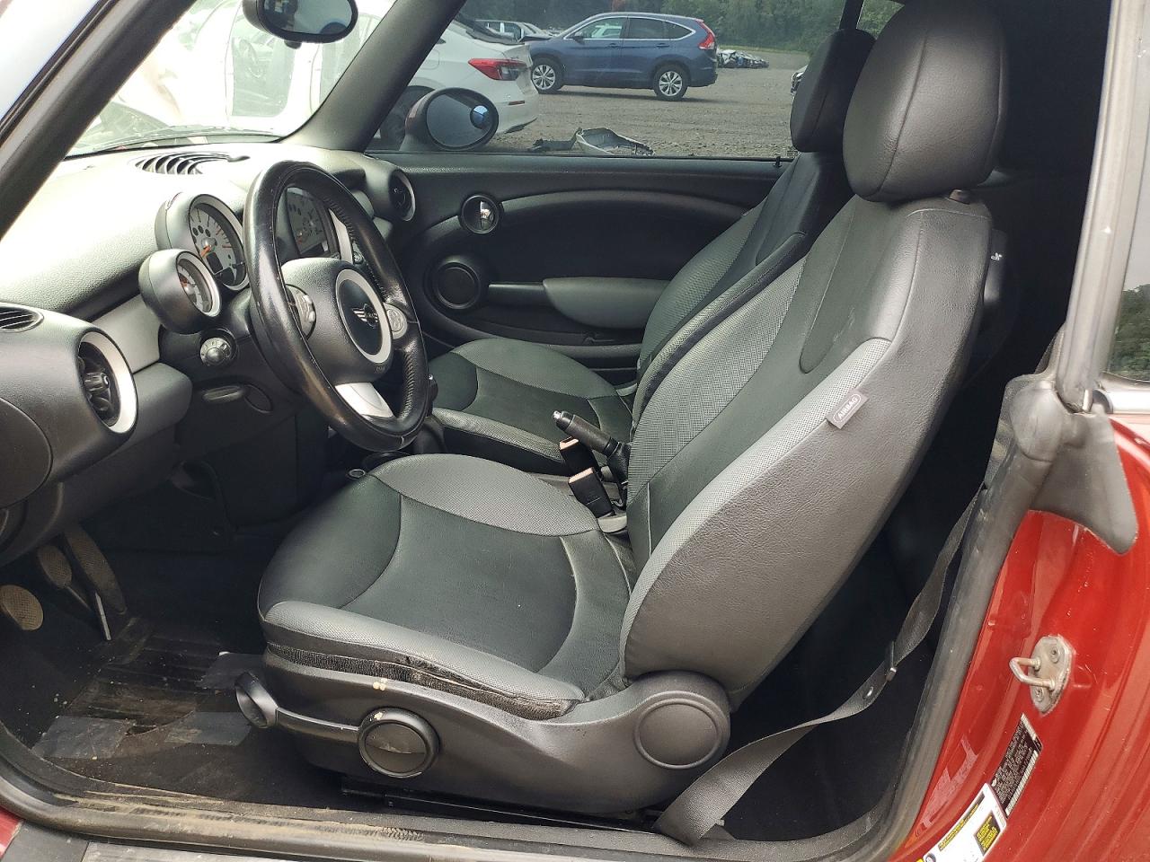 2010 Mini Cooper Maroon vin: WMWMR3C50ATZ19087