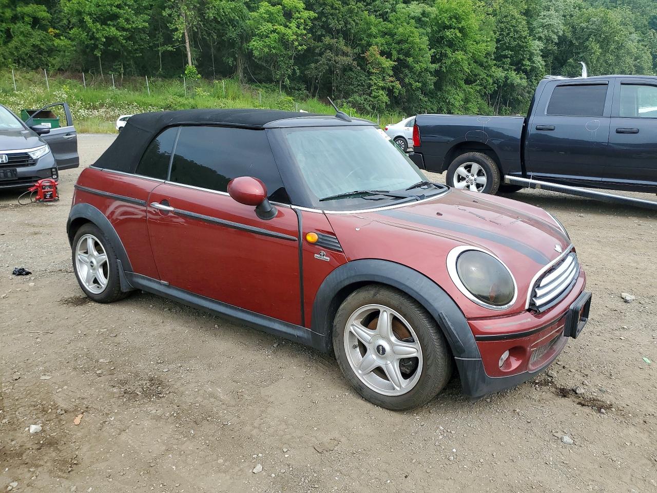 2010 Mini Cooper Maroon vin: WMWMR3C50ATZ19087