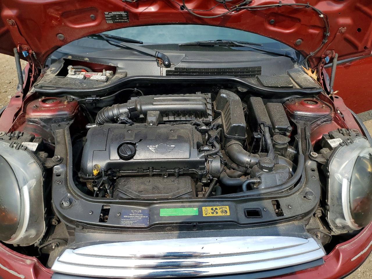 2010 Mini Cooper Maroon vin: WMWMR3C50ATZ19087