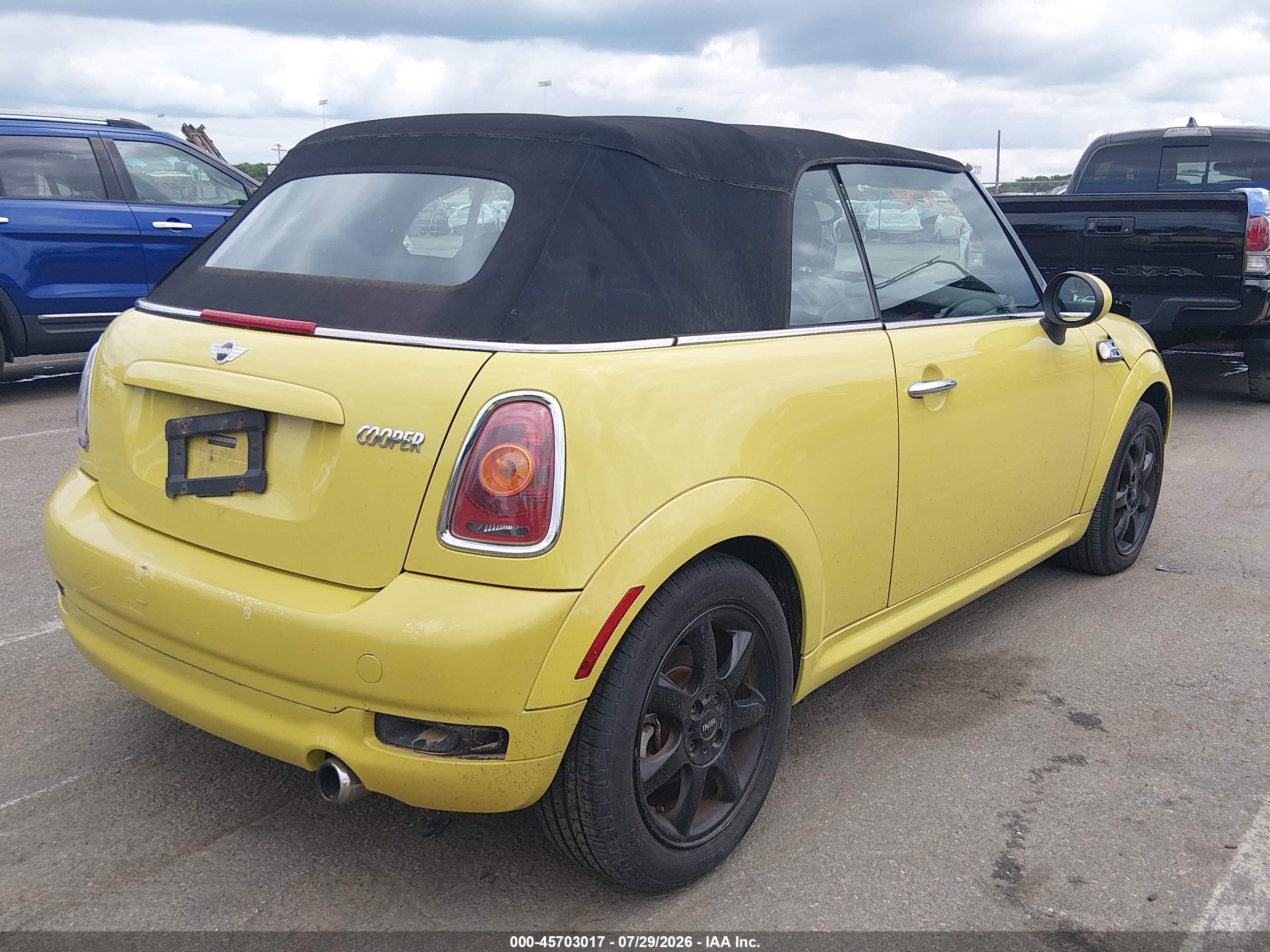 2010 Mini Cooper Green vin: WMWMR3C51ATZ19678