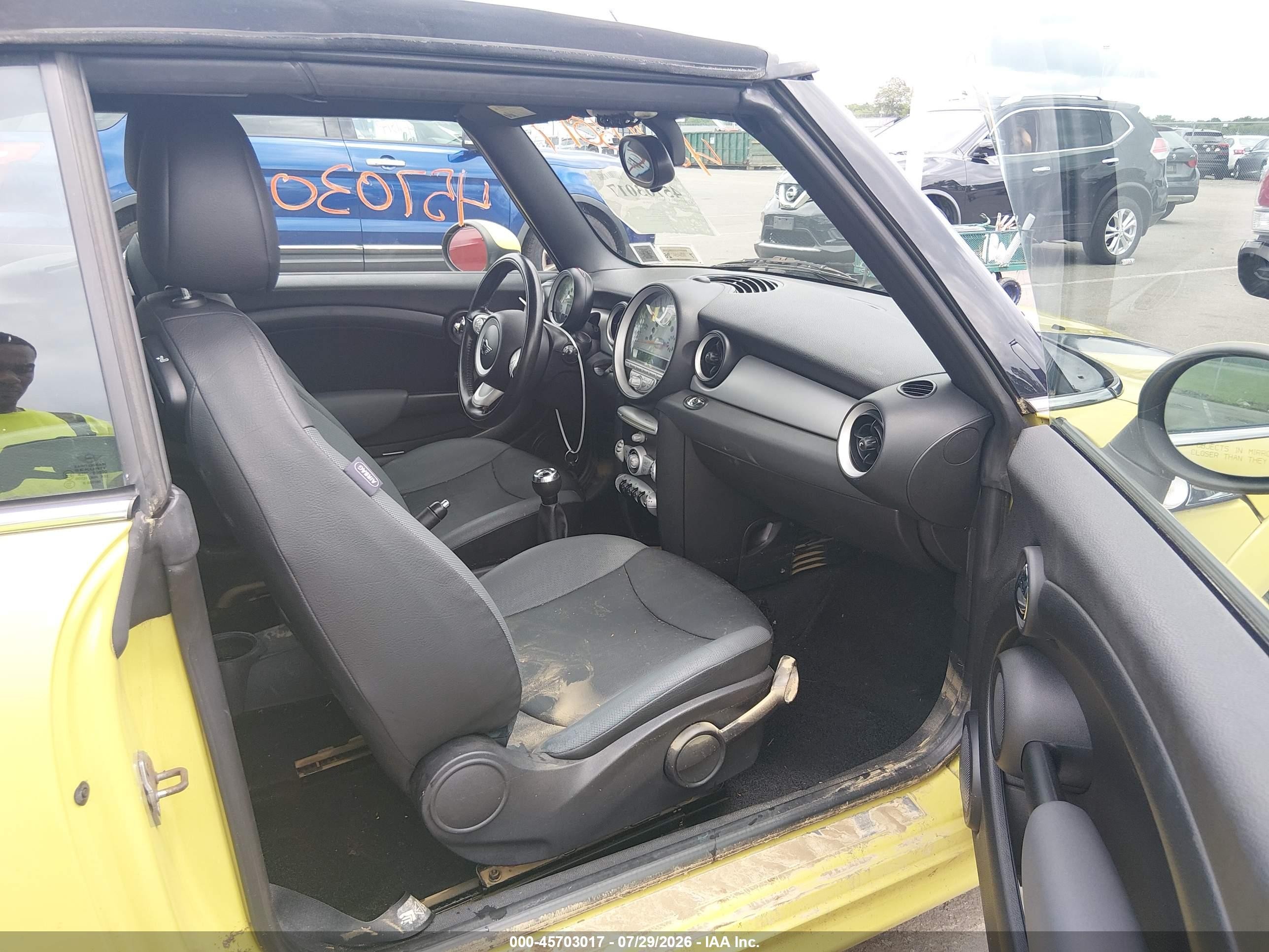 2010 Mini Cooper Green vin: WMWMR3C51ATZ19678