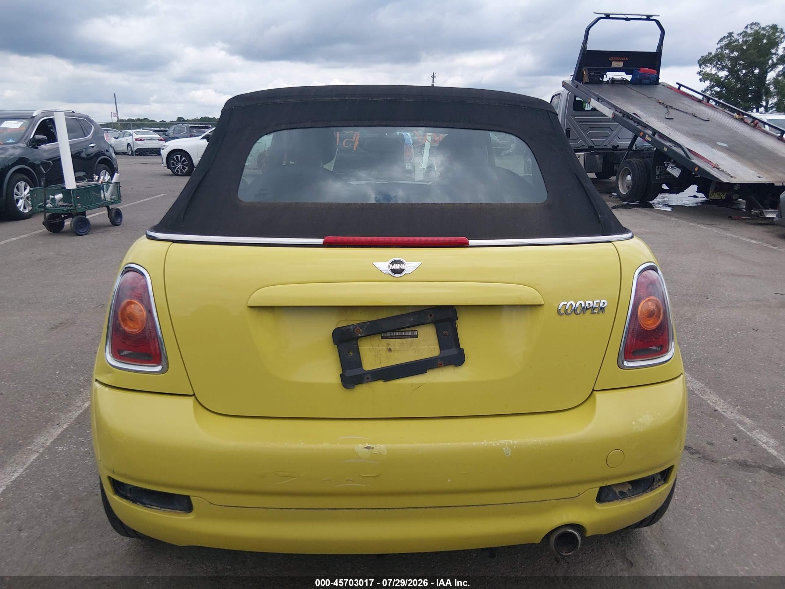 2010 Mini Cooper Green vin: WMWMR3C51ATZ19678