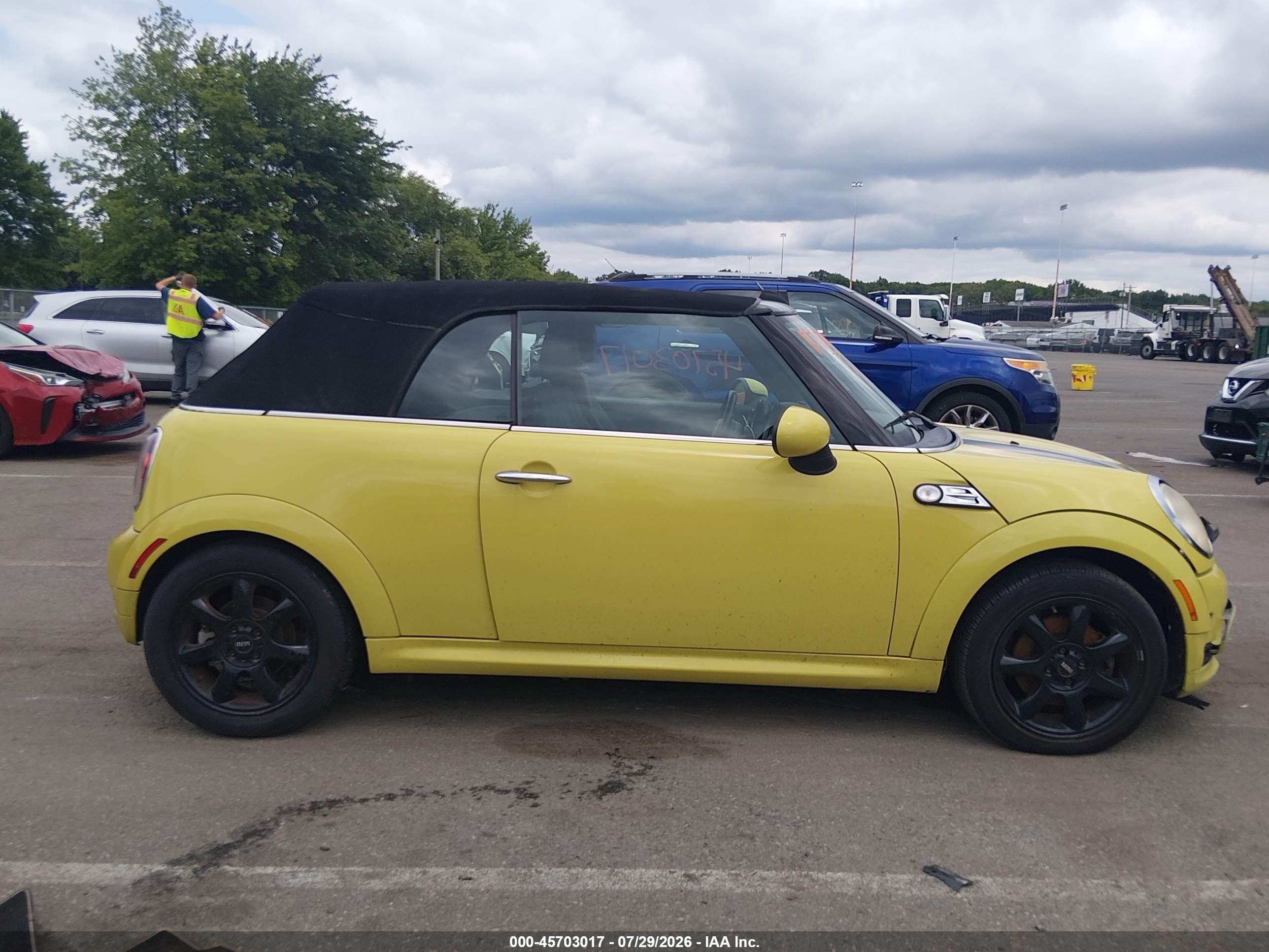 2010 Mini Cooper Green vin: WMWMR3C51ATZ19678