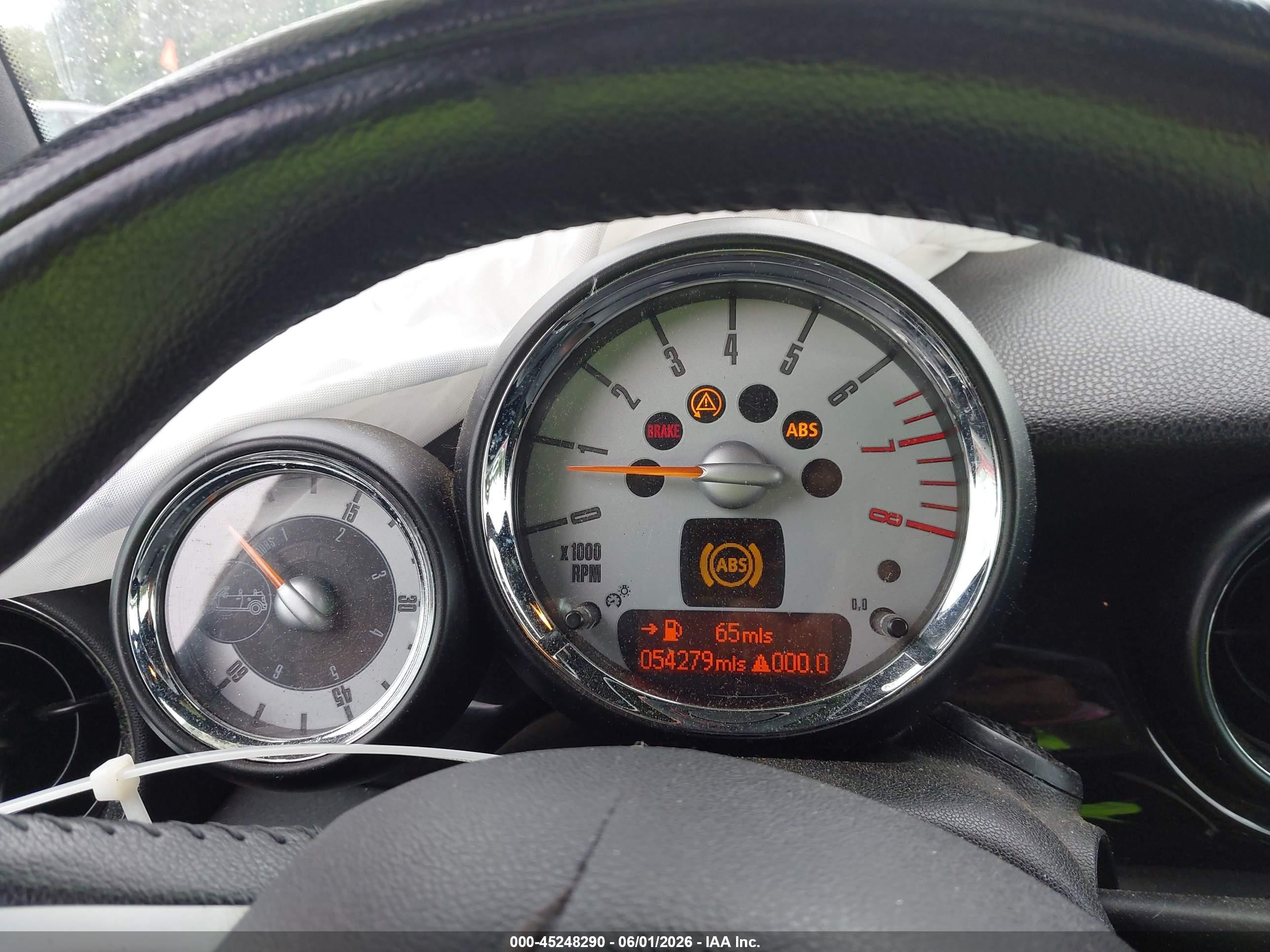 2010 Mini Cooper   Красный vin: WMWMR3C51ATZ19731