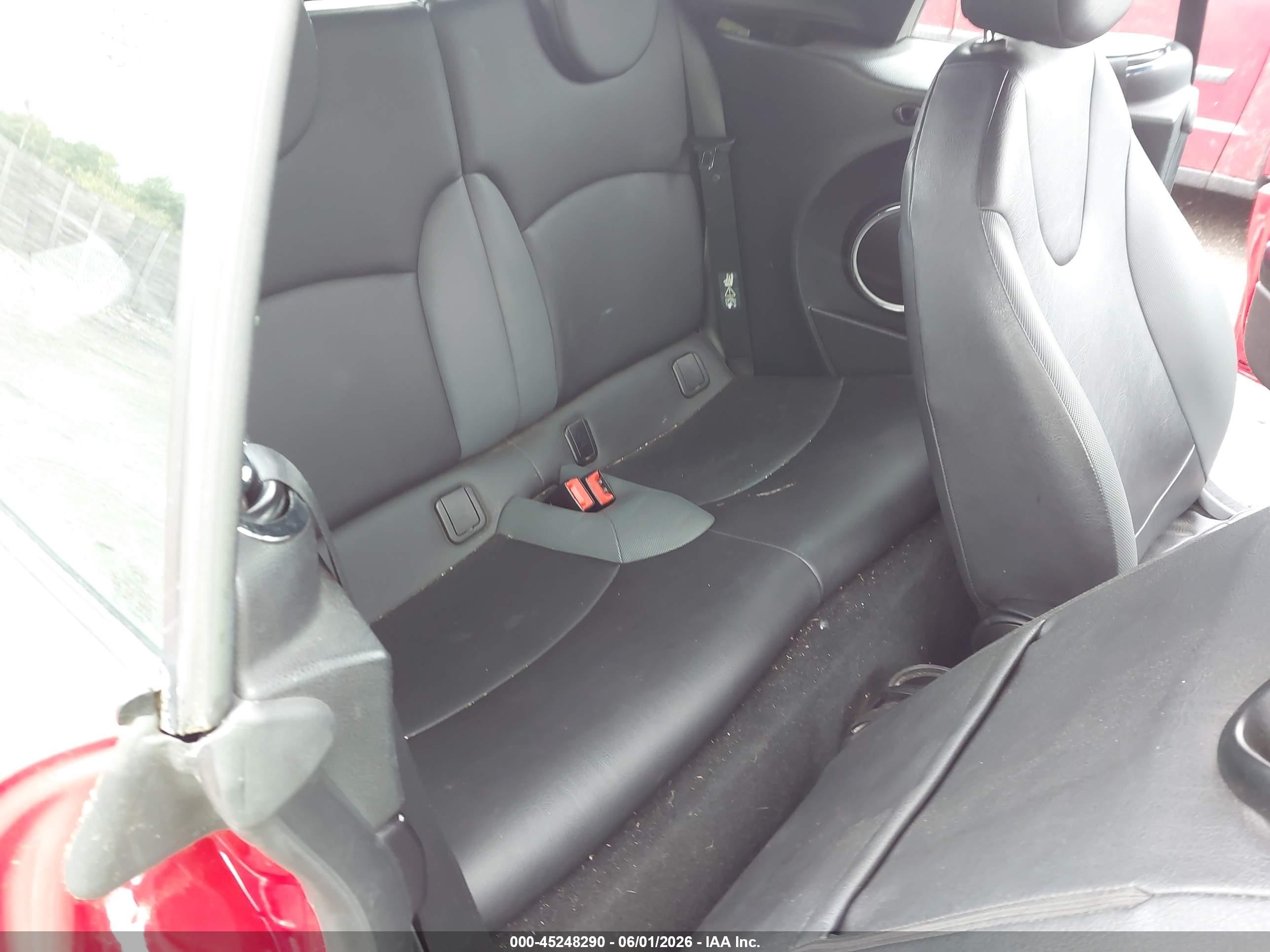 2010 Mini Cooper   Красный vin: WMWMR3C51ATZ19731