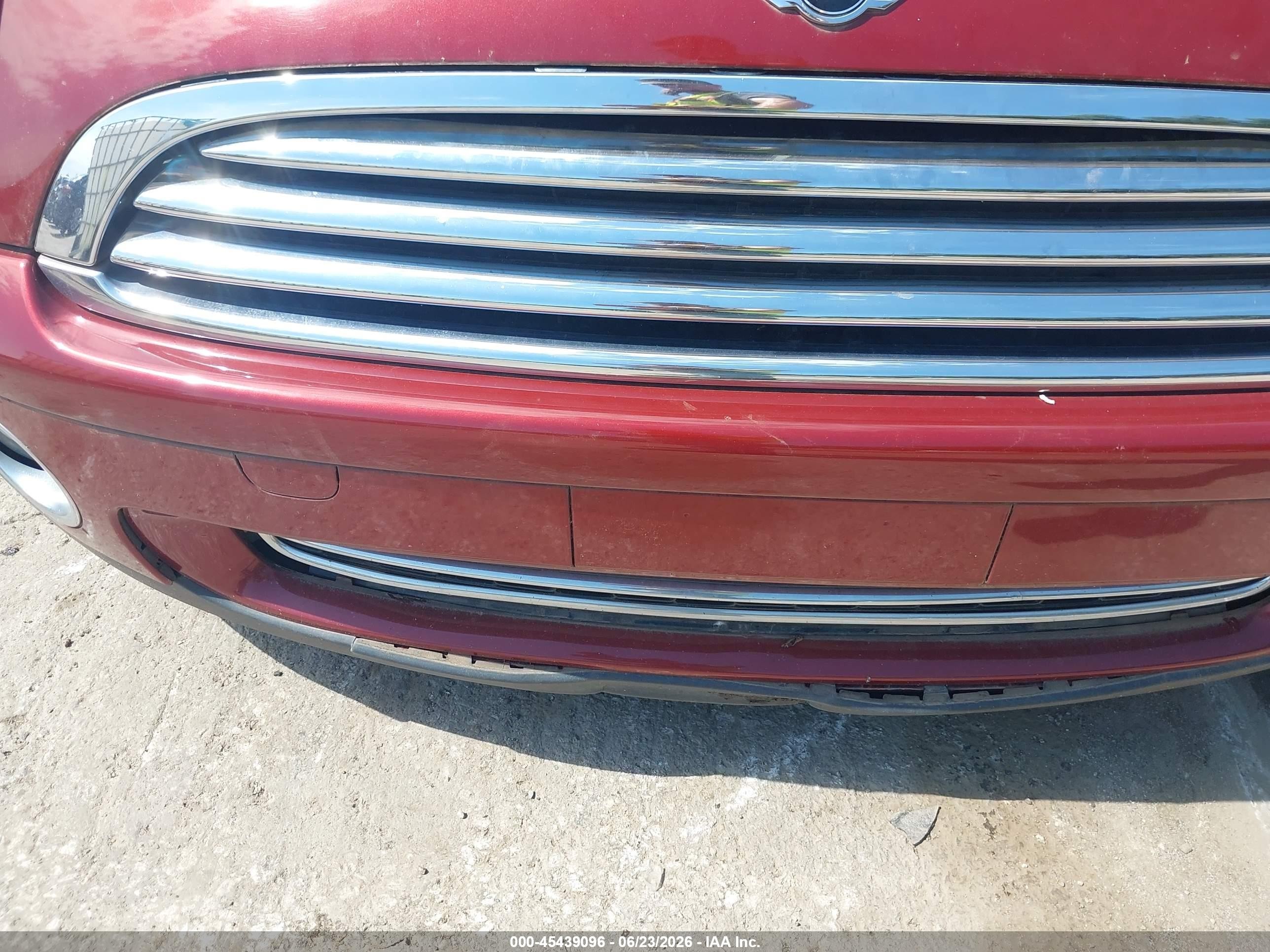 2010 Mini Cooper   Burgundy vin: WMWMR3C5XATU98799