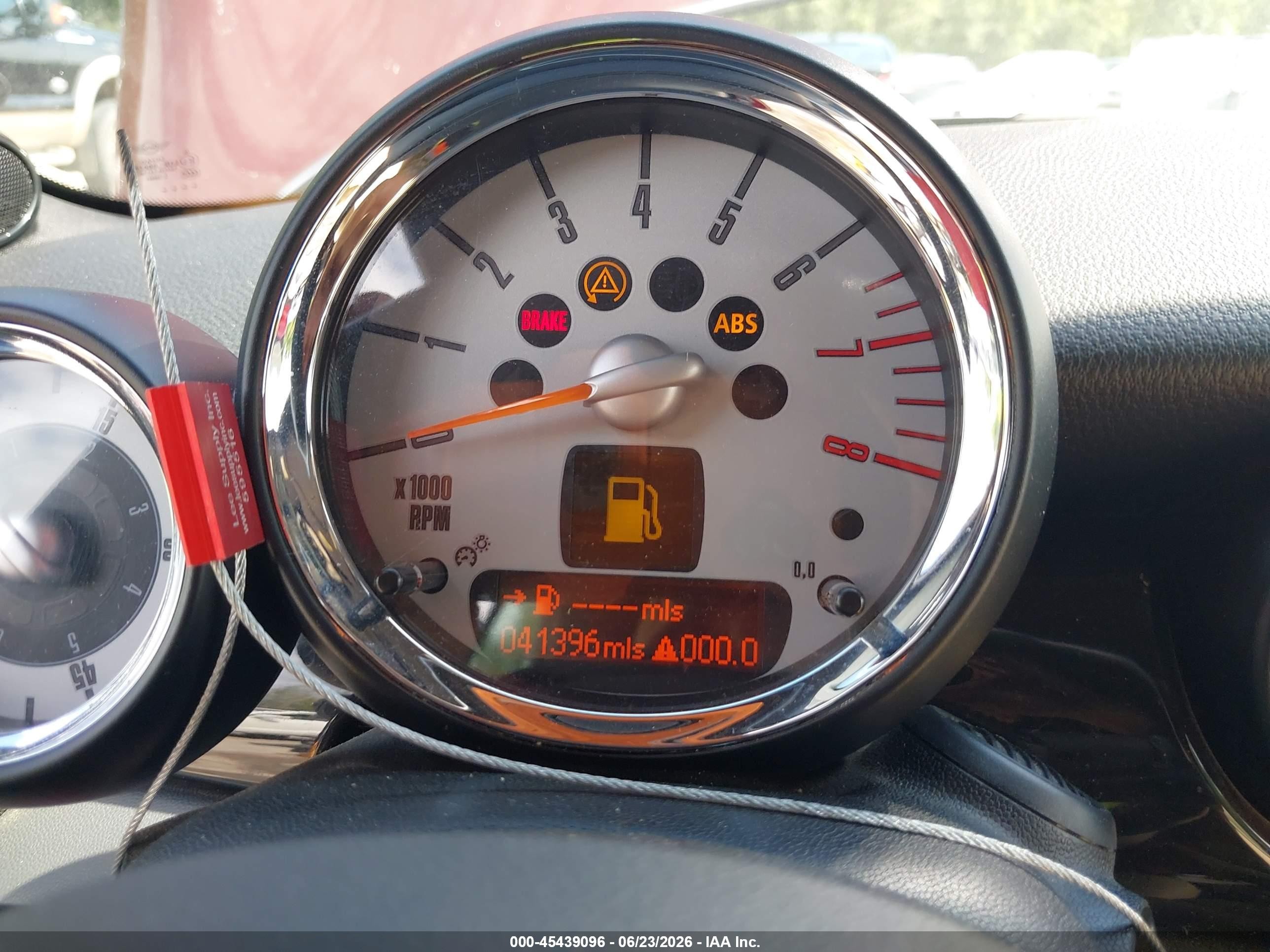 2010 Mini Cooper   Burgundy vin: WMWMR3C5XATU98799