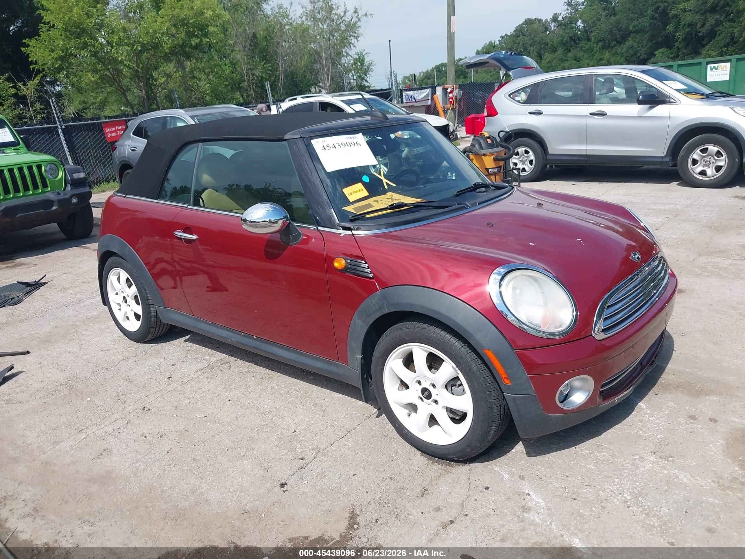 2010 Mini Cooper   Burgundy vin: WMWMR3C5XATU98799