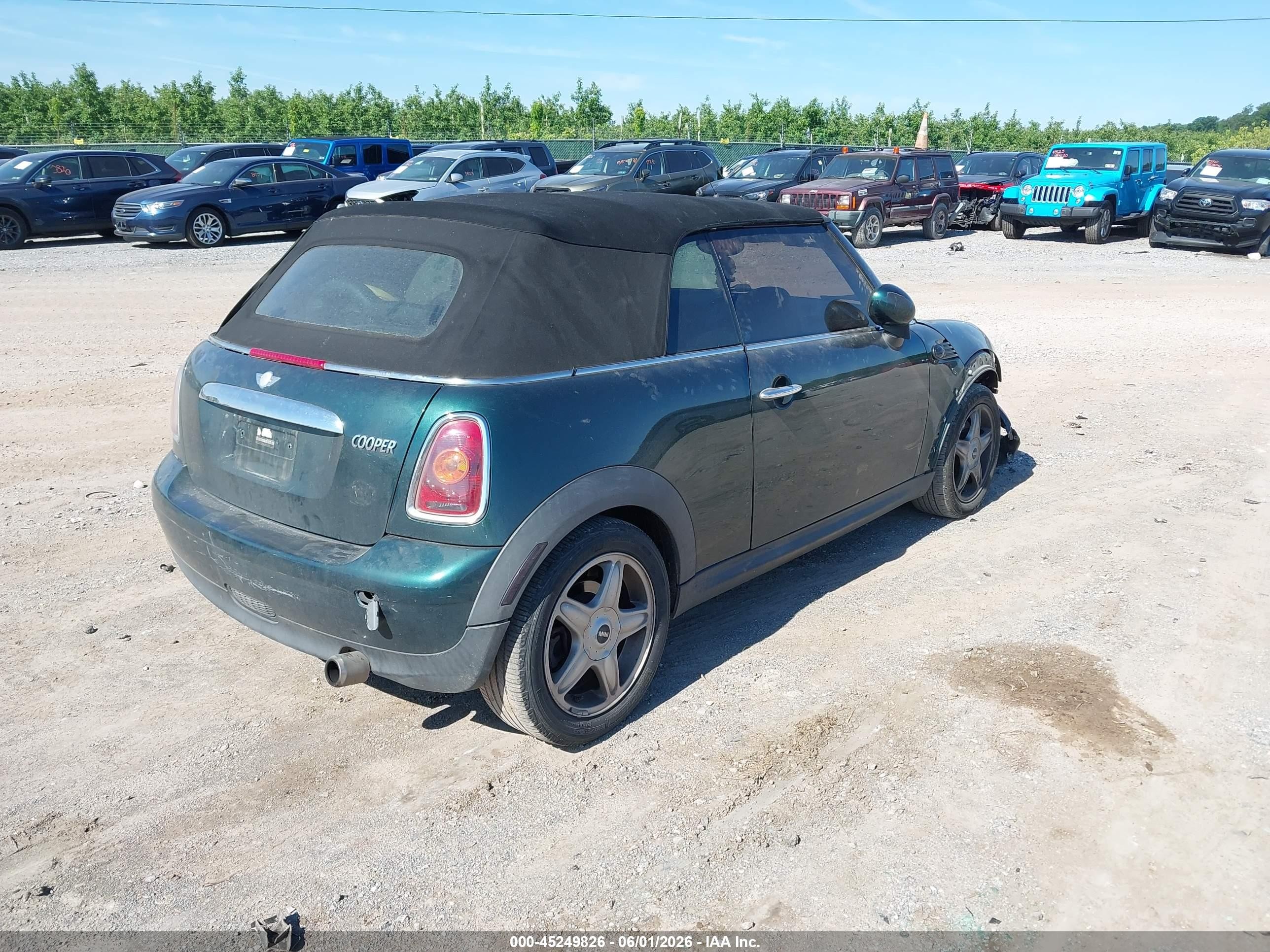 2010 Mini Cooper   Green vin: WMWMR3C5XATZ19243