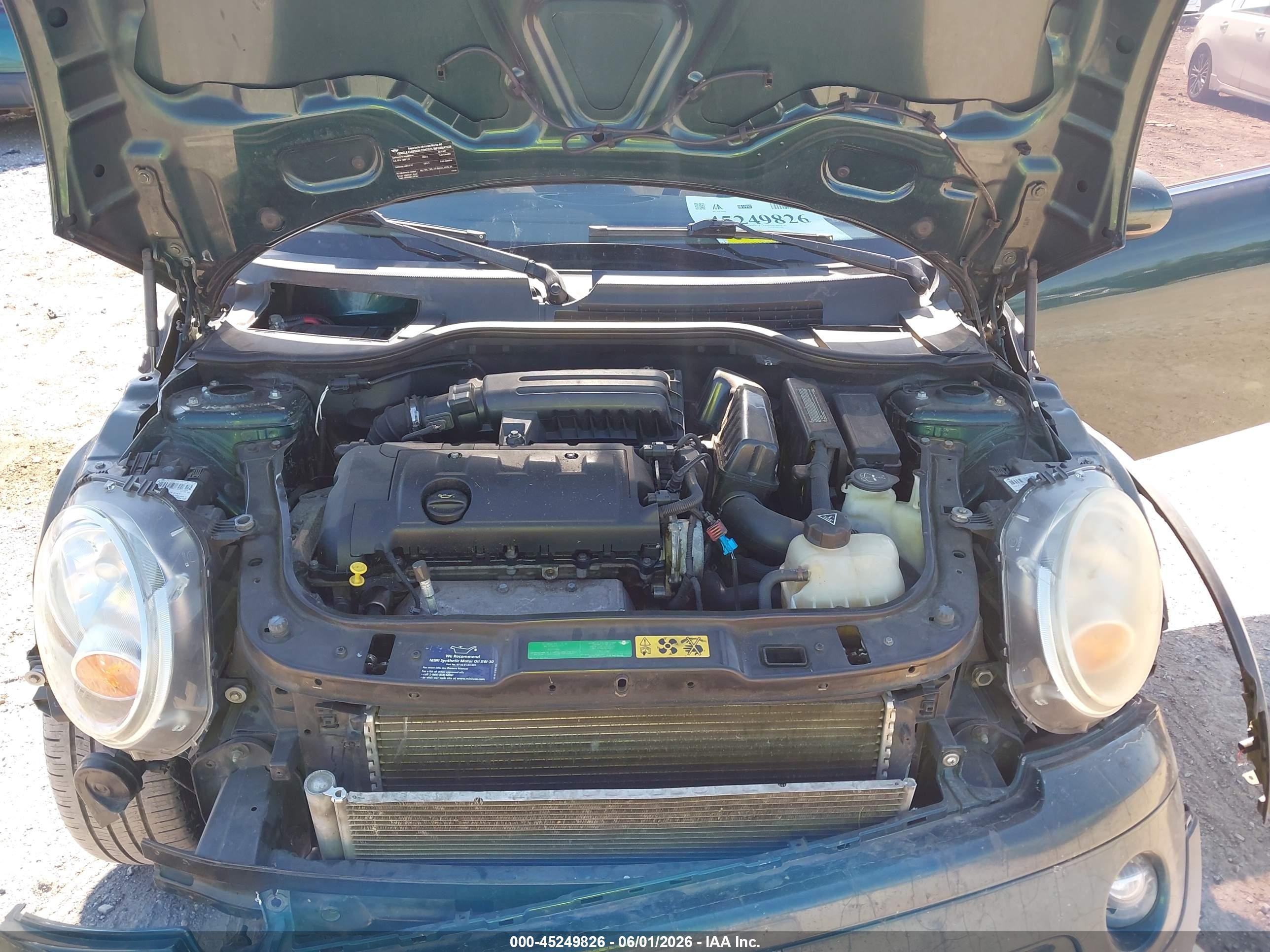 2010 Mini Cooper   Green vin: WMWMR3C5XATZ19243