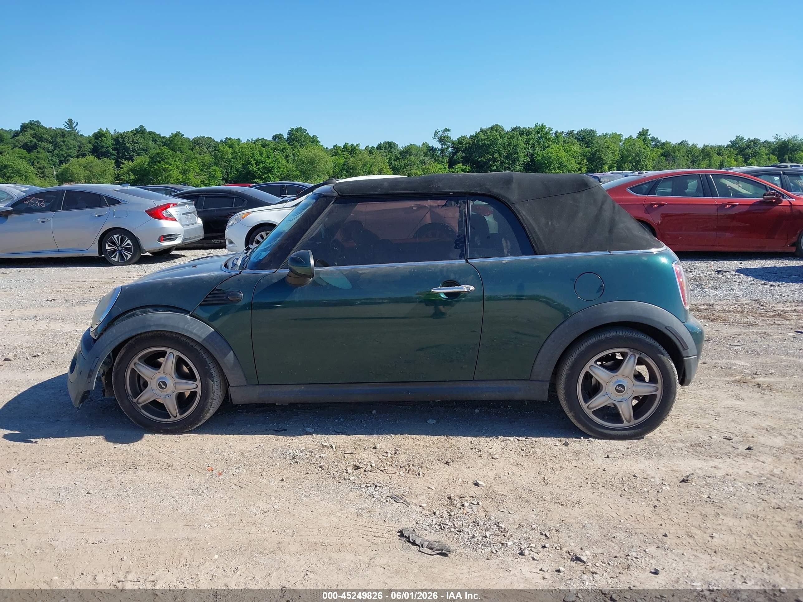 2010 Mini Cooper   Green vin: WMWMR3C5XATZ19243