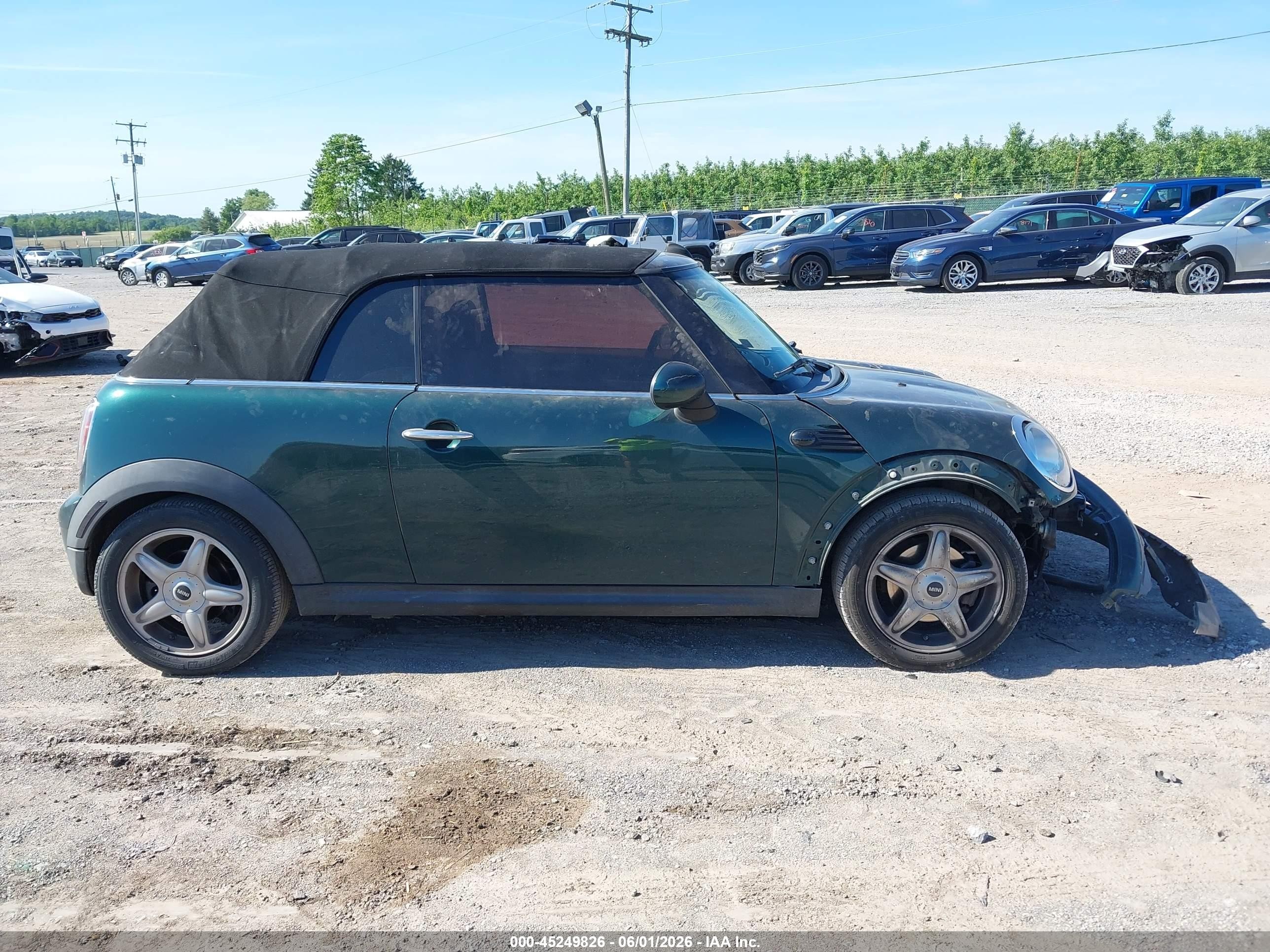 2010 Mini Cooper   Green vin: WMWMR3C5XATZ19243