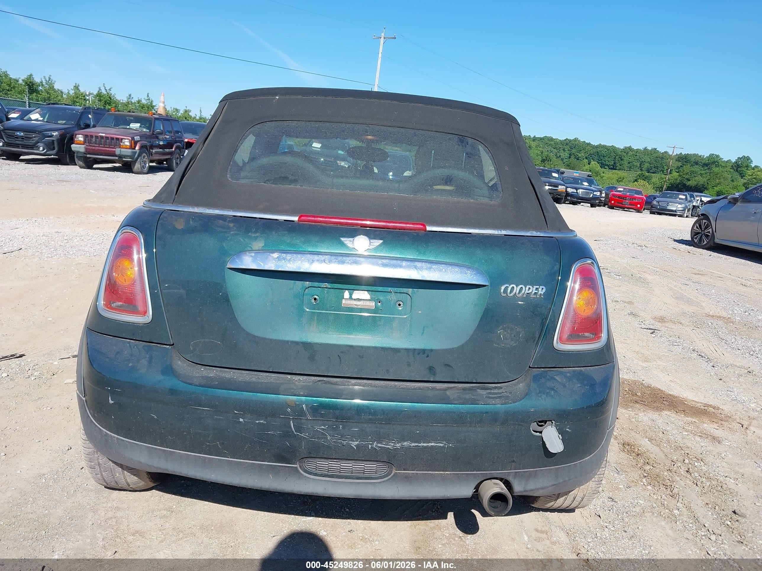 2010 Mini Cooper   Green vin: WMWMR3C5XATZ19243