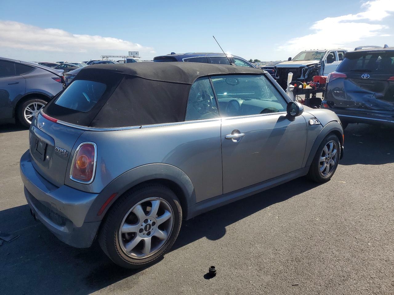 2009 Mini Cooper S Gray vin: WMWMS33529TY50239