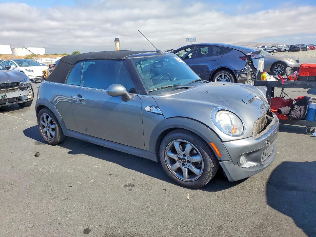 2009 Mini Cooper S Gray vin: WMWMS33529TY50239