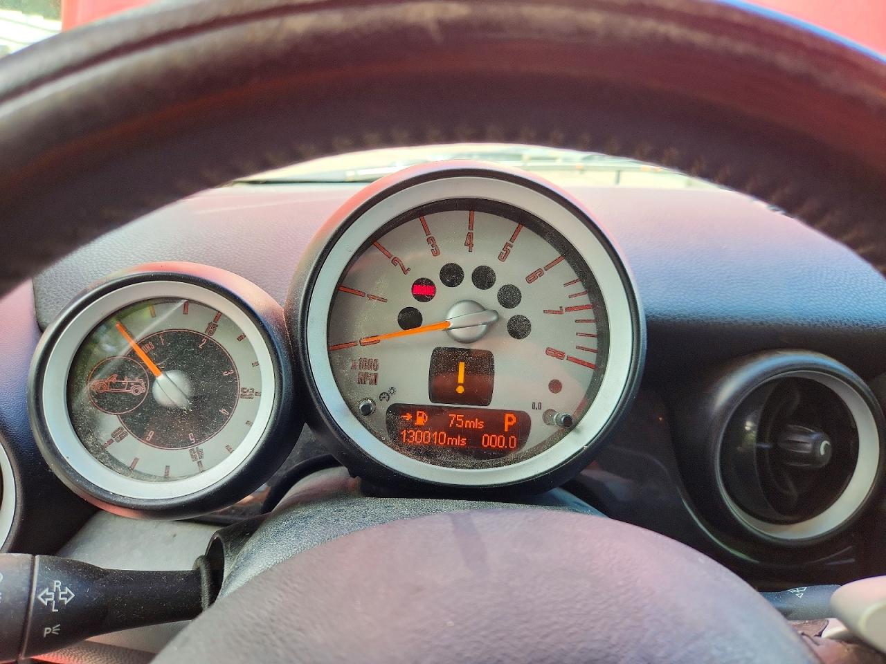 2009 Mini Cooper S Red vin: WMWMS33539TG89905