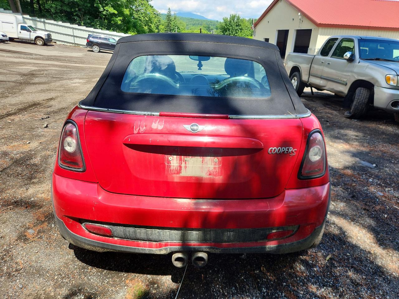 2009 Mini Cooper S Red vin: WMWMS33539TG89905