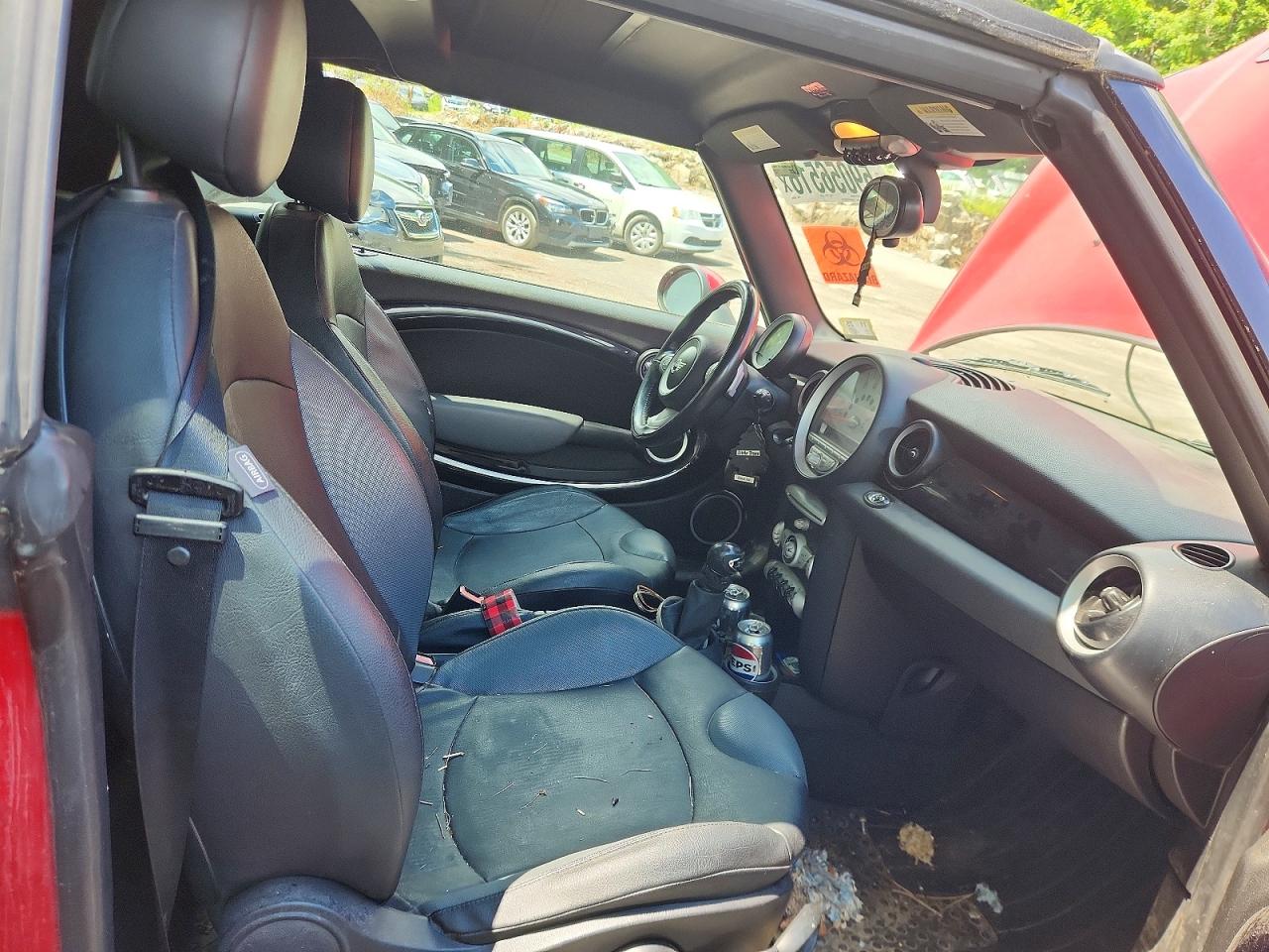 2009 Mini Cooper S Red vin: WMWMS33539TG89905