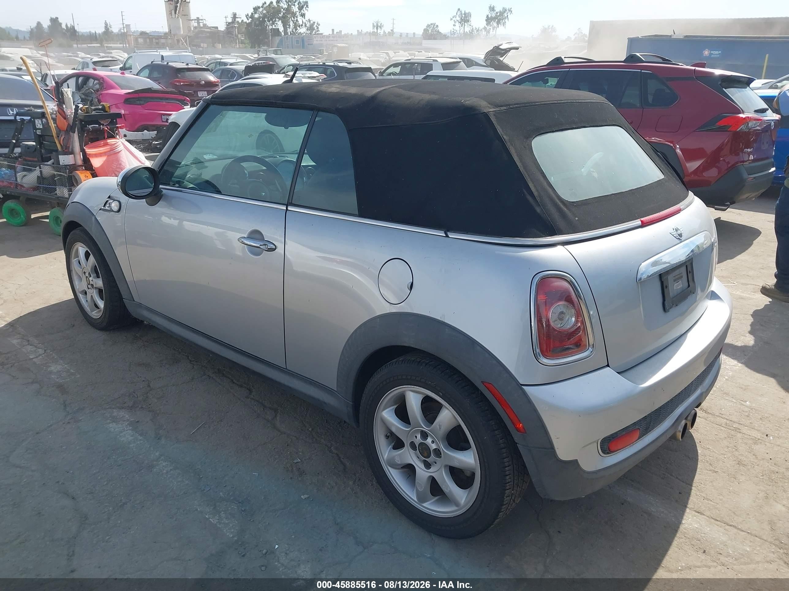 2009 Mini Cooper S   Silver vin: WMWMS33559TG89677