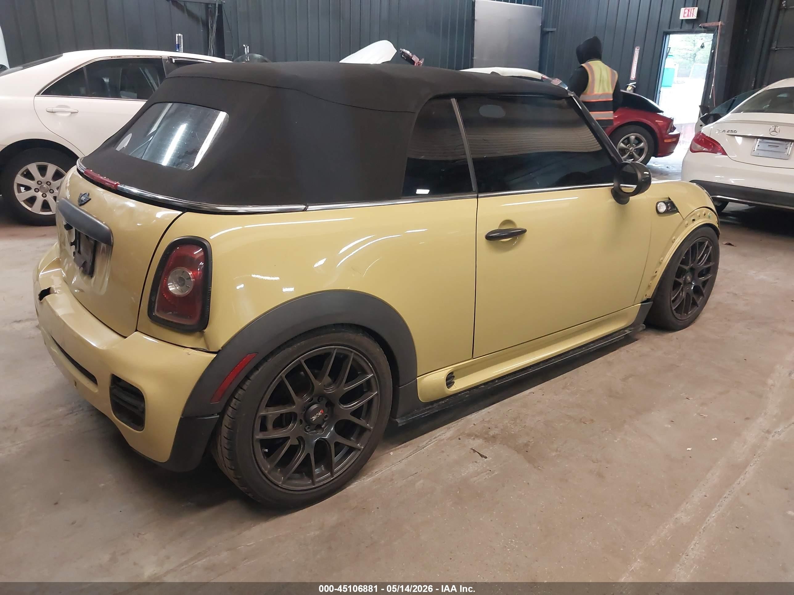 2009 Mini Cooper S   Green vin: WMWMS33599TG89116