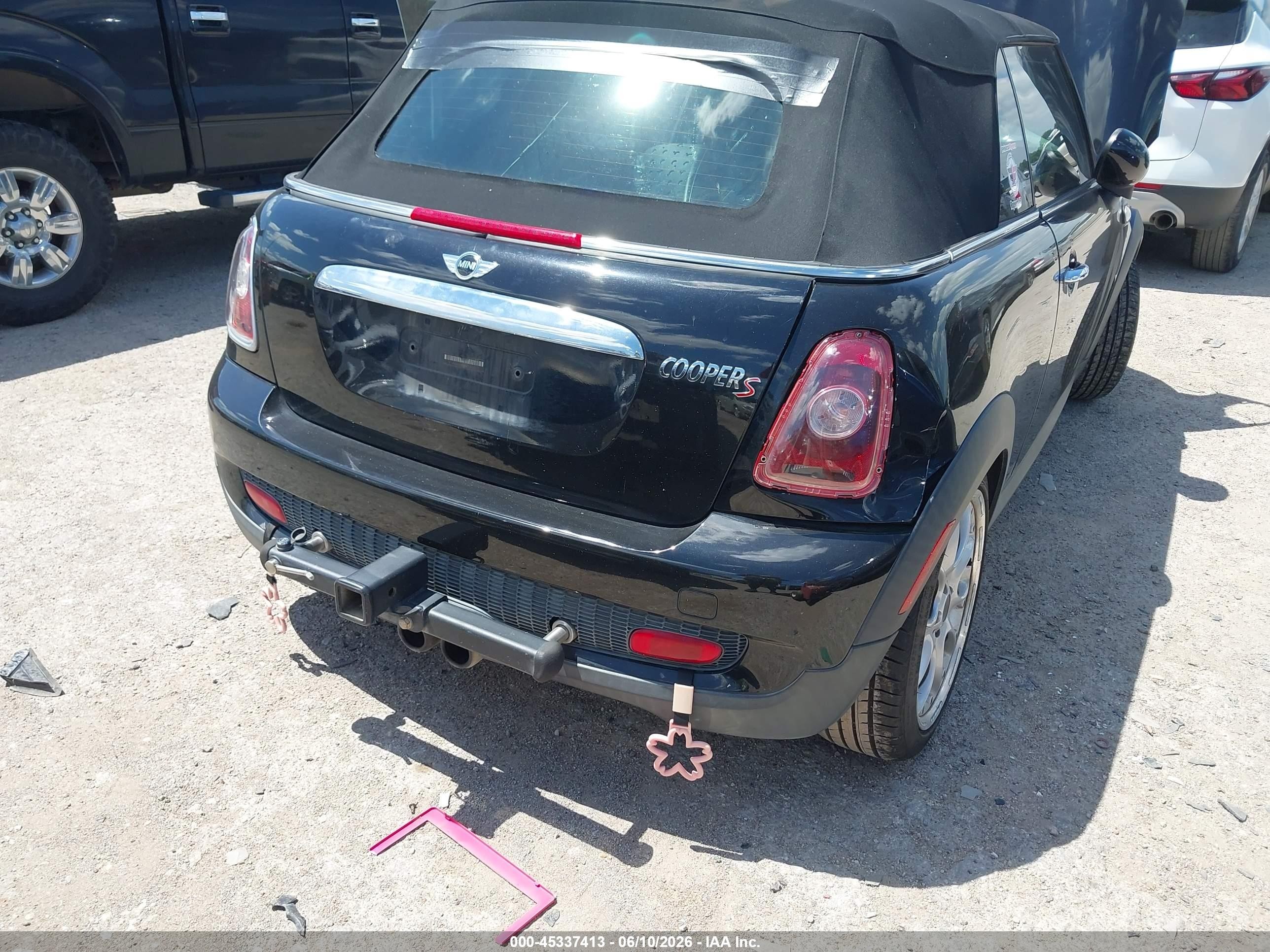 2009 Mini Cooper S   Black vin: WMWMS335X9TY07543