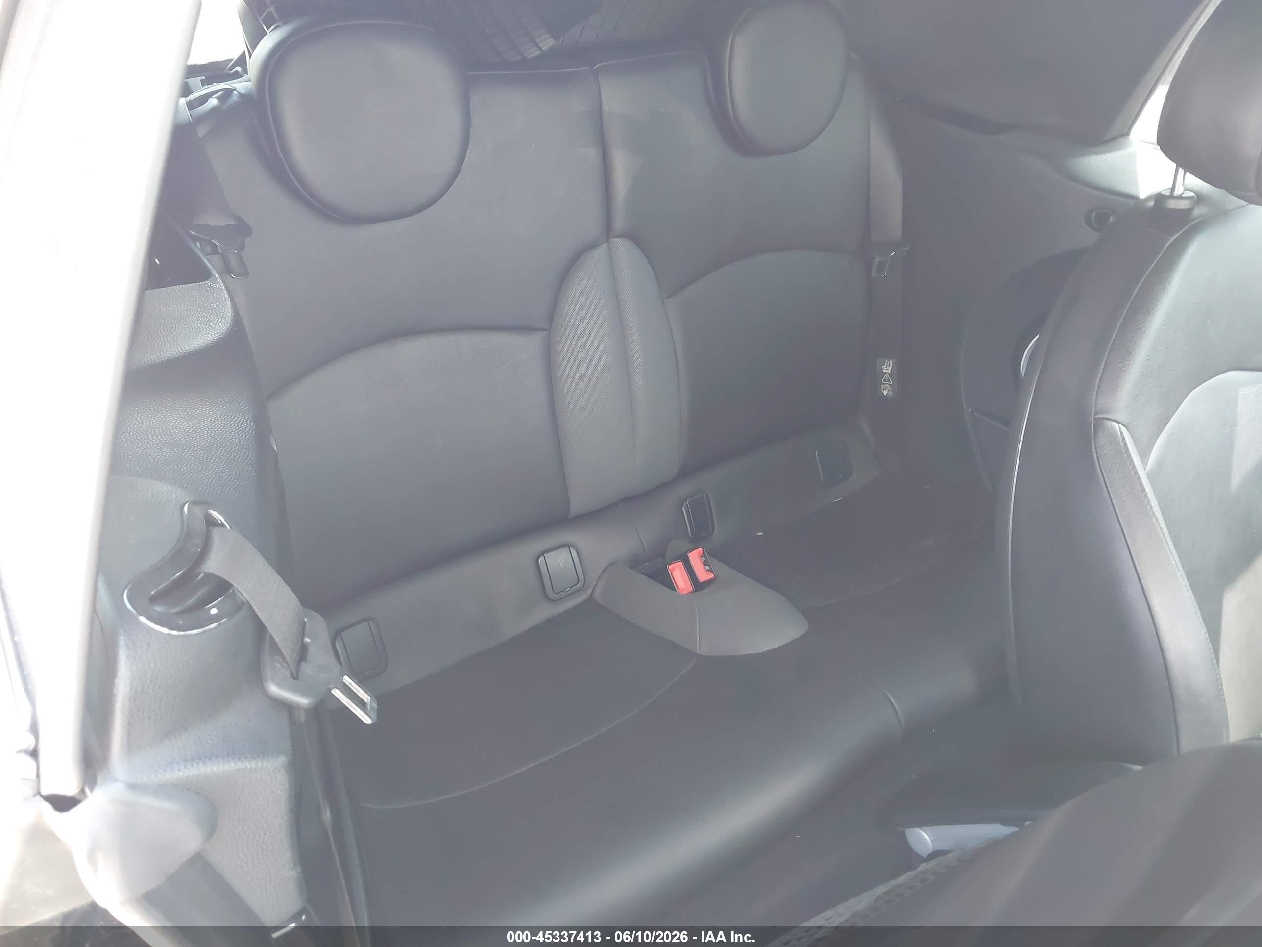 2009 Mini Cooper S   Black vin: WMWMS335X9TY07543
