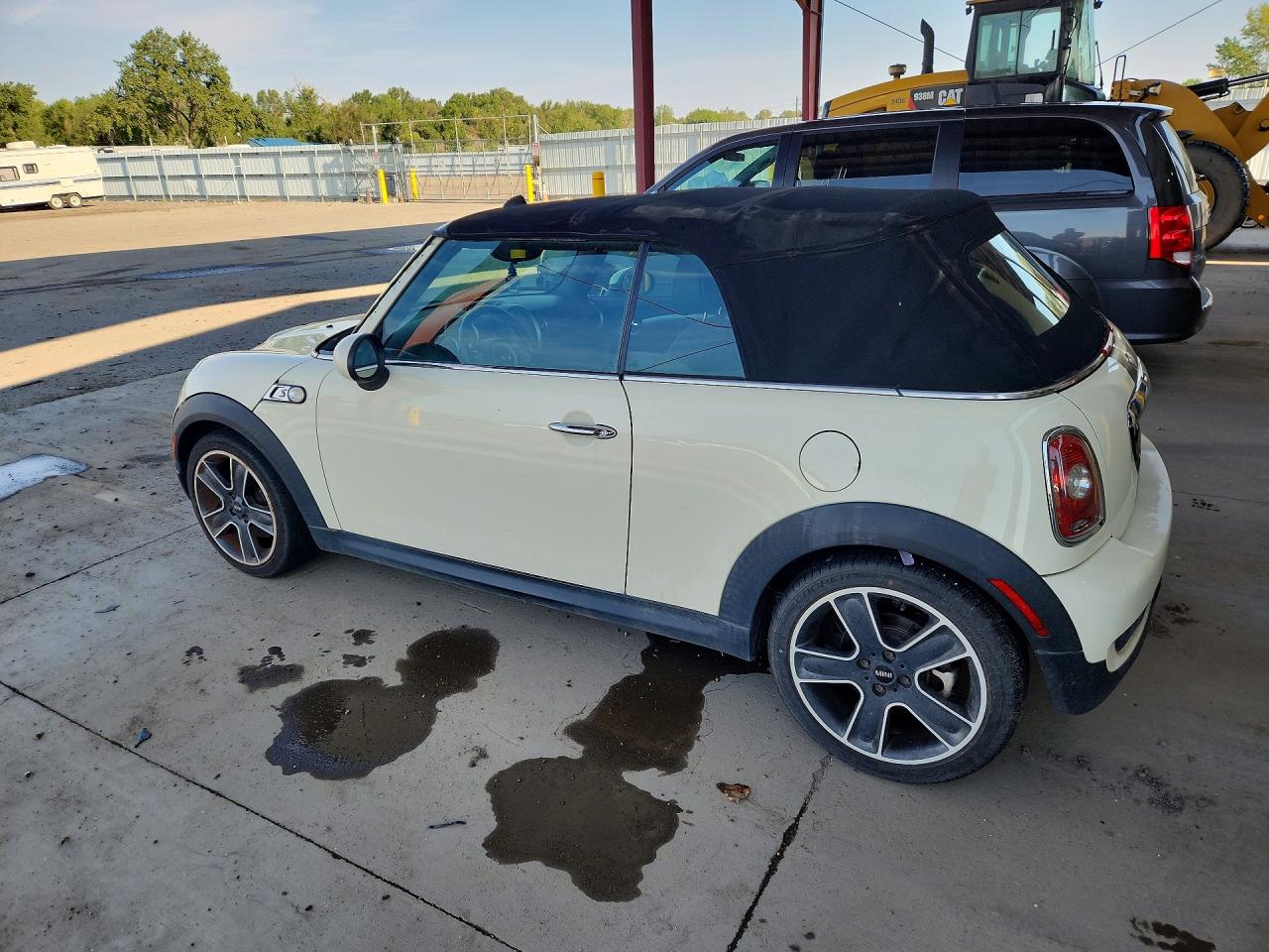 2010 Mini Cooper S Cream vin: WMWMS3C50ATZ84848