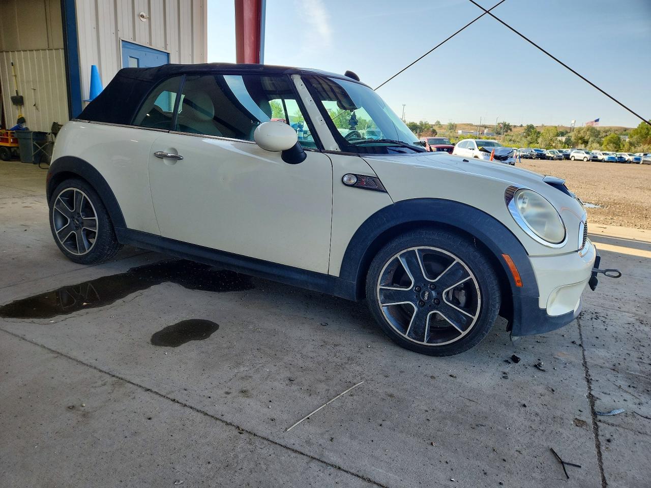 2010 Mini Cooper S Cream vin: WMWMS3C50ATZ84848