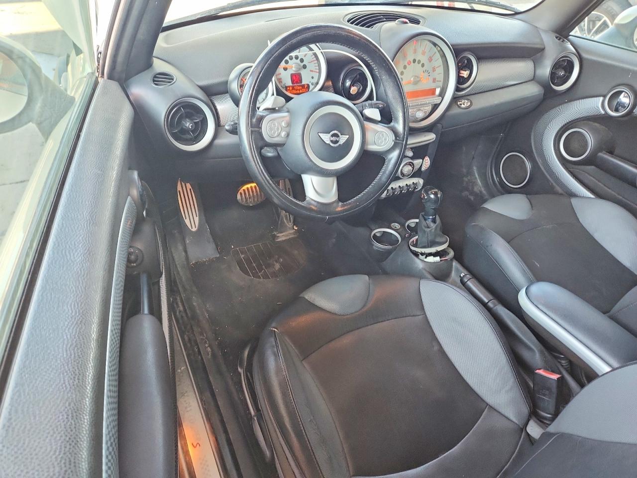 2010 Mini Cooper S Cream vin: WMWMS3C50ATZ84848