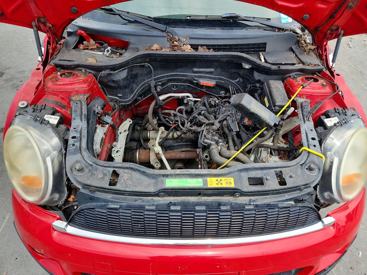 2010 Mini Cooper S Red vin: WMWMS3C51ATY08889