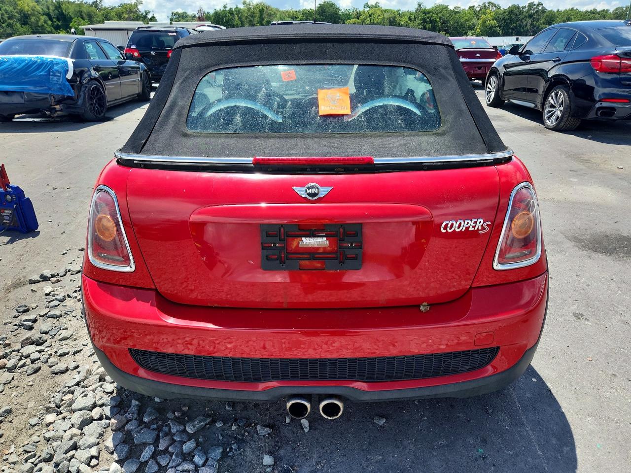 2010 Mini Cooper S Red vin: WMWMS3C51ATY08889