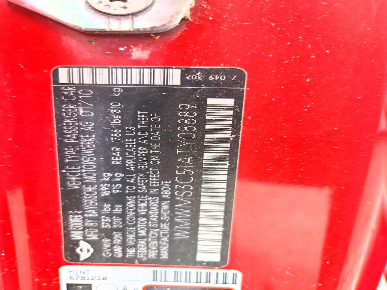 2010 Mini Cooper S Red vin: WMWMS3C51ATY08889