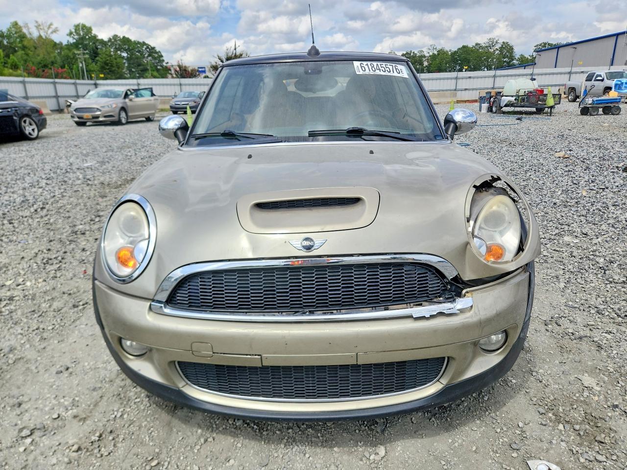 2010 Mini Cooper S Gold vin: WMWMS3C52ATY09307