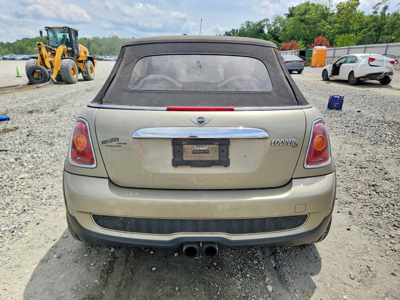 2010 Mini Cooper S Gold vin: WMWMS3C52ATY09307