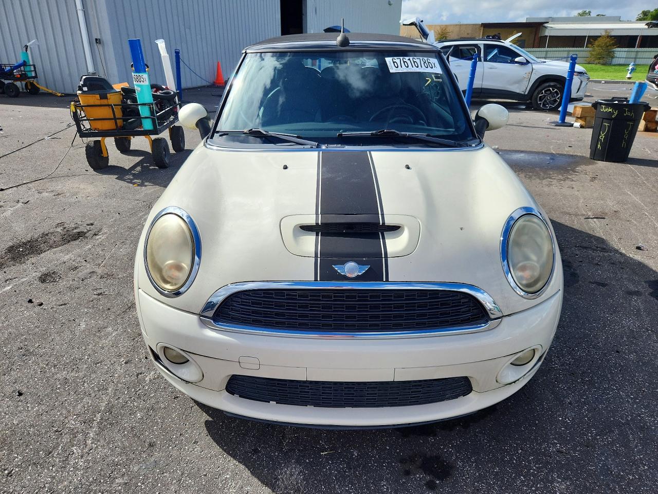 2010 Mini Cooper S White vin: WMWMS3C52ATY50651