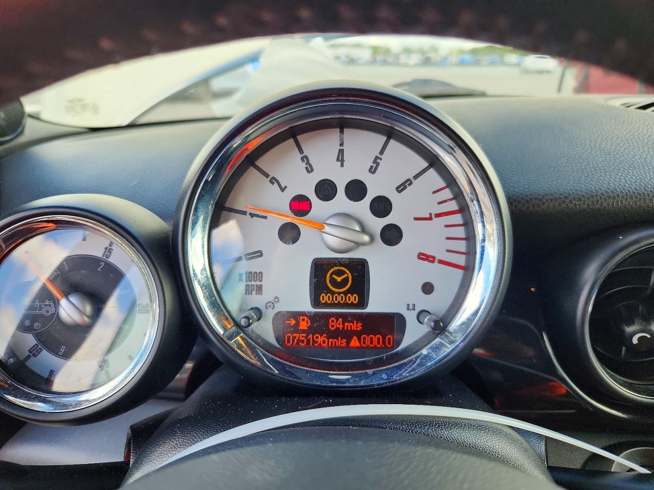 2010 Mini Cooper S White vin: WMWMS3C52ATY50651