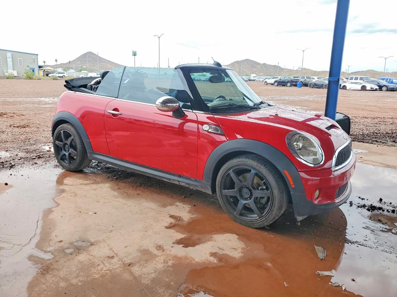 2010 Mini Cooper S Red vin: WMWMS3C54ATZ84965