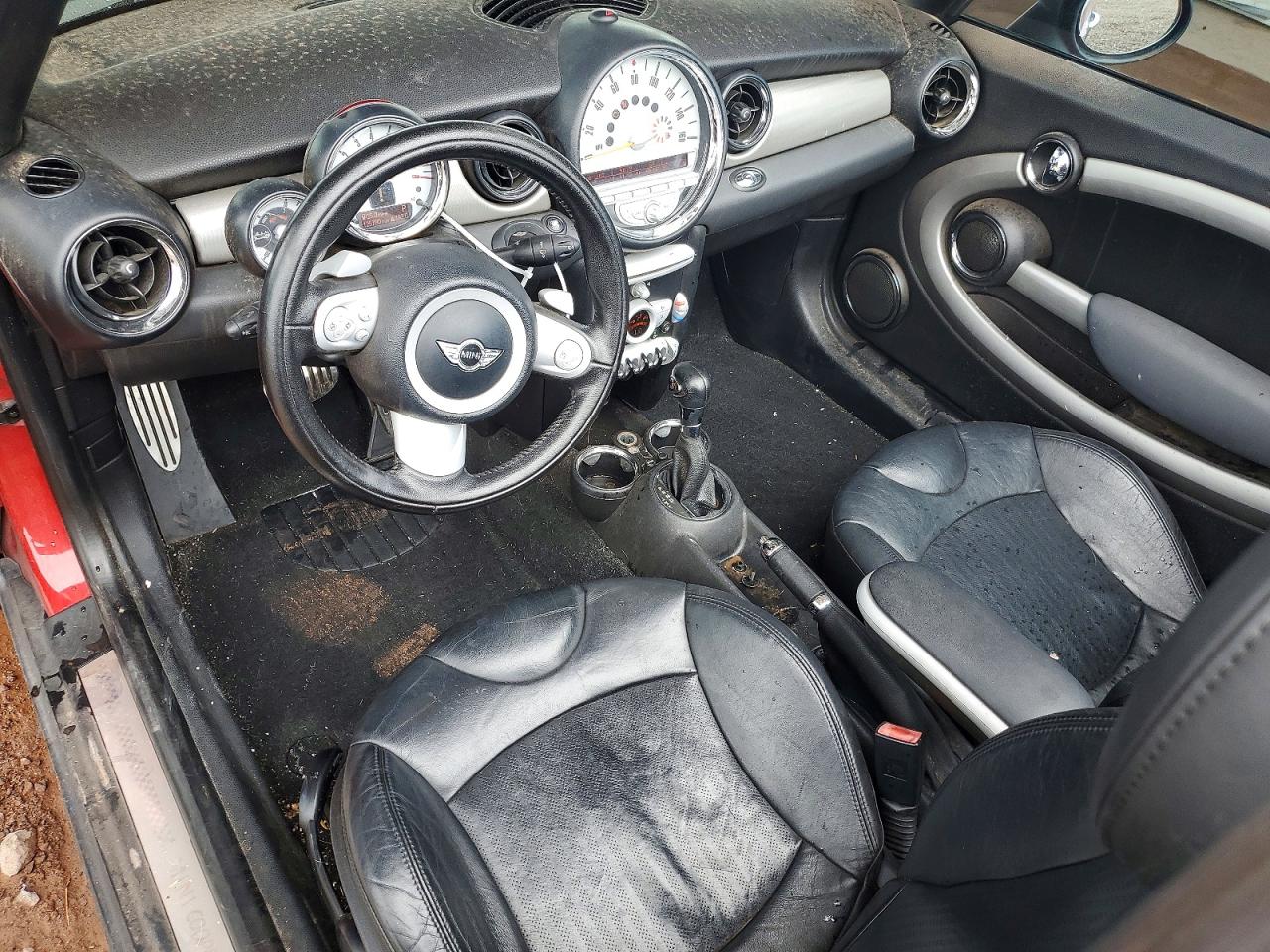 2010 Mini Cooper S Red vin: WMWMS3C54ATZ84965