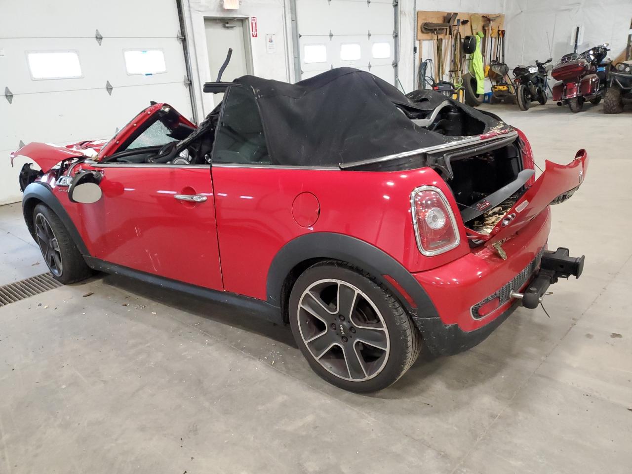 2010 Mini Cooper S Red vin: WMWMS3C56ATZ85132