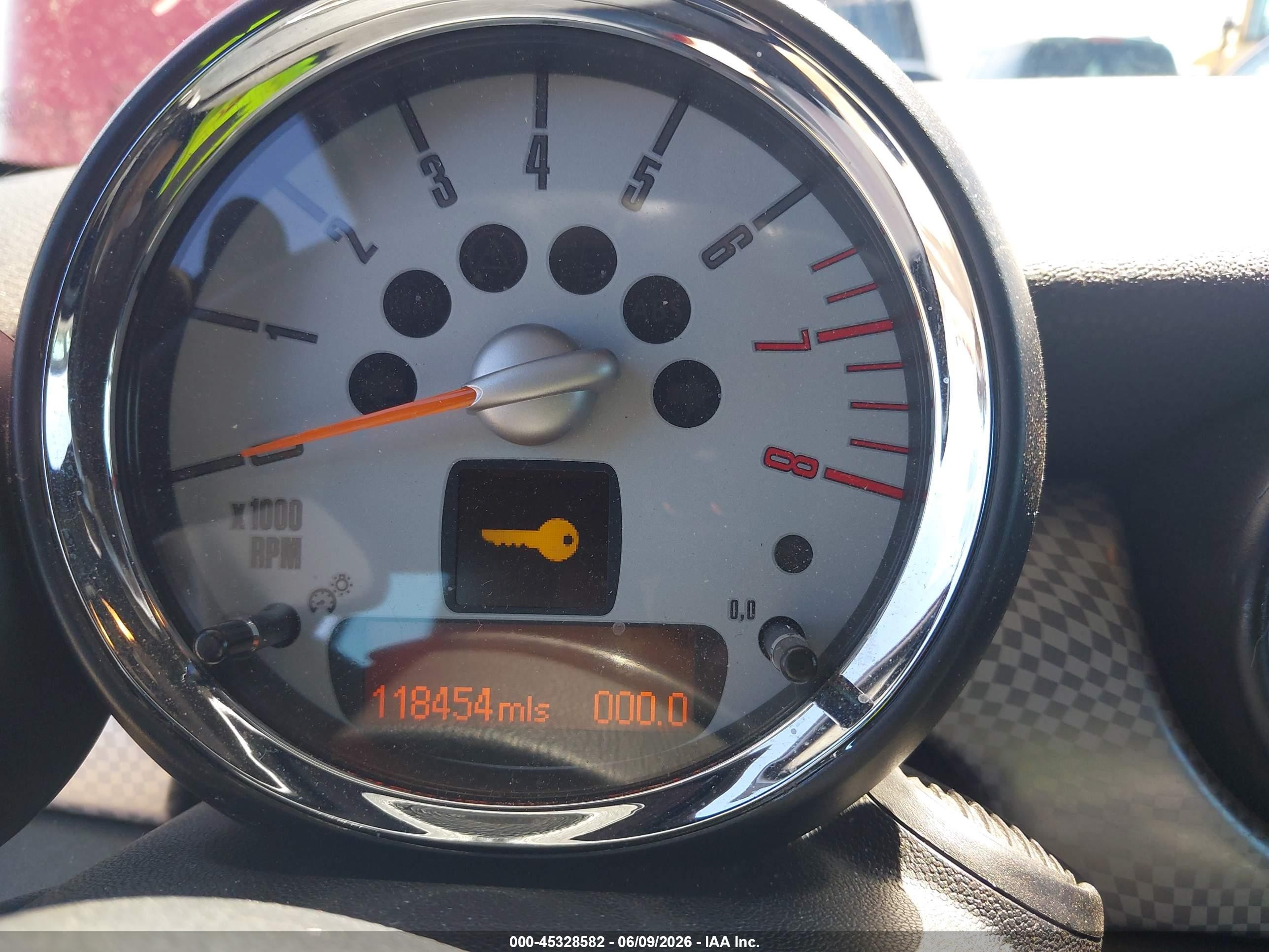 2010 Mini Cooper S   Red vin: WMWMS3C56ATZ85485