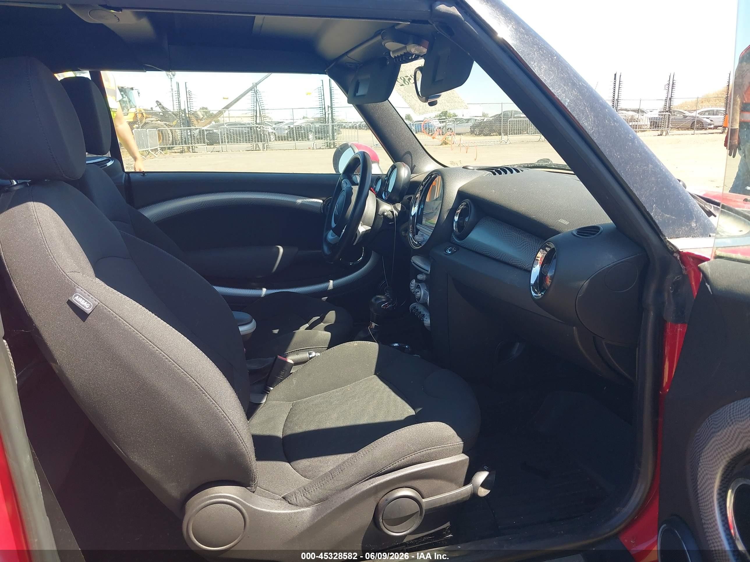 2010 Mini Cooper S   Red vin: WMWMS3C56ATZ85485