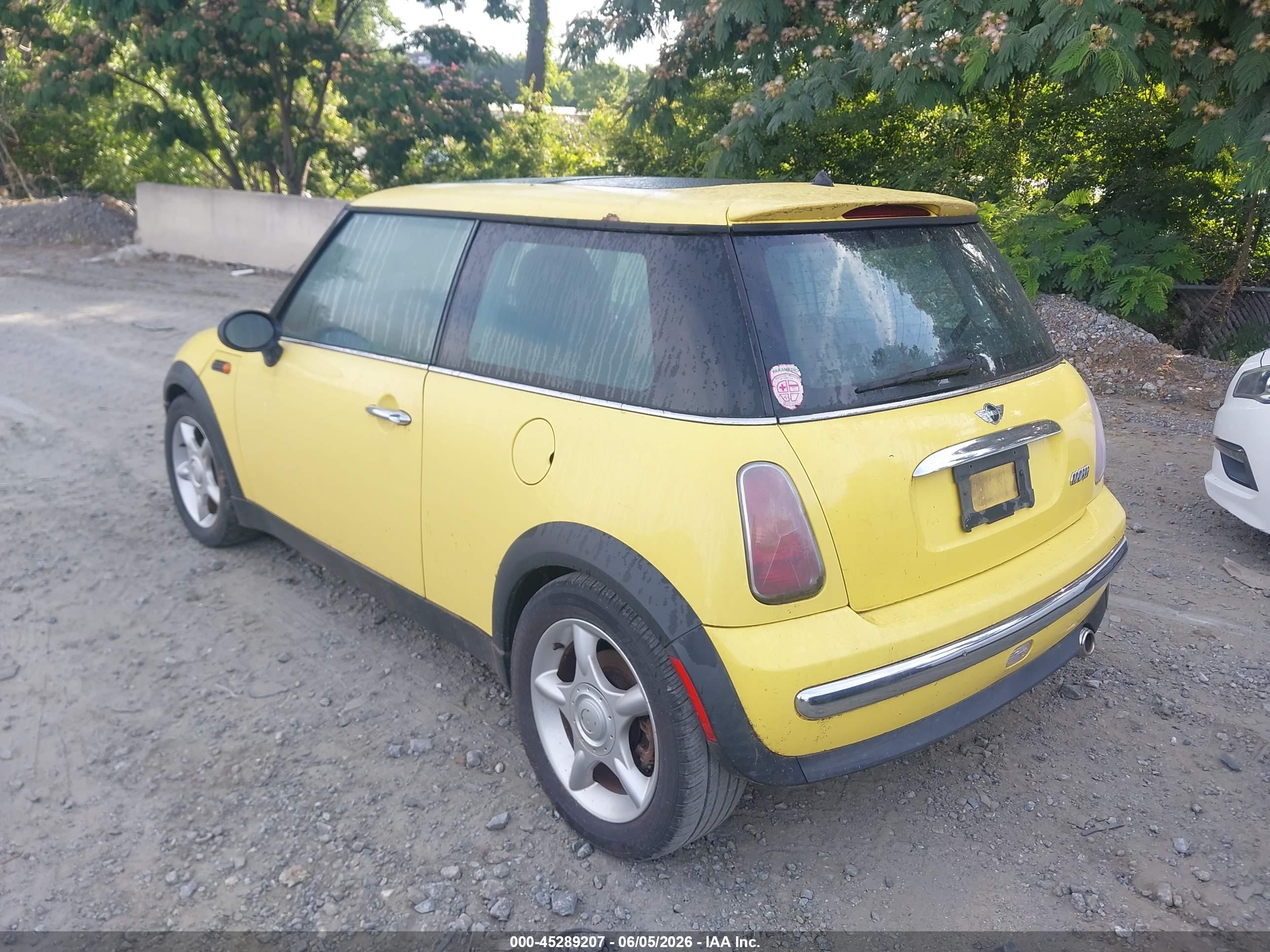2004 Mini Cooper   Yellow vin: WMWRC33404TJ55132