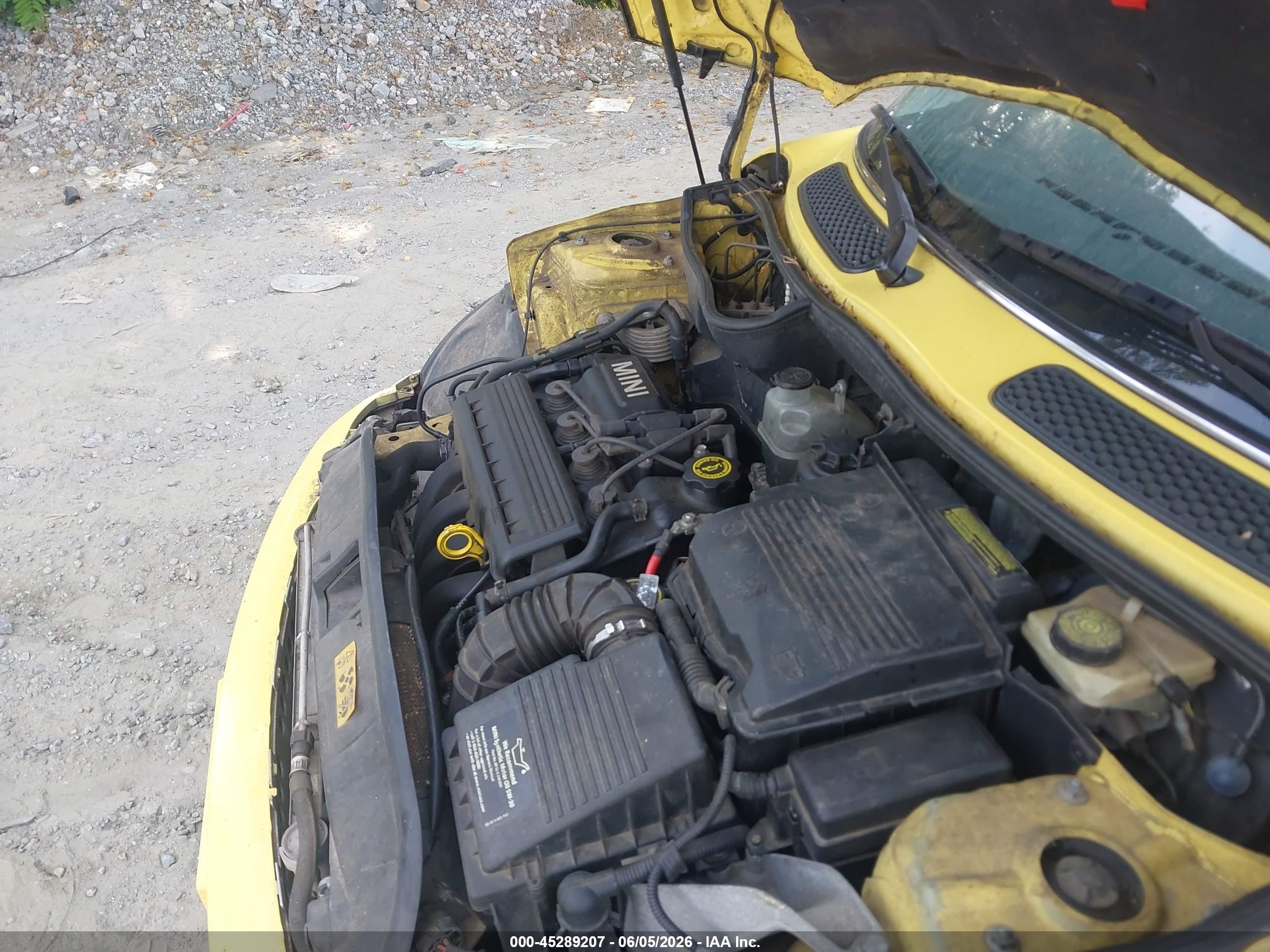 2004 Mini Cooper   Yellow vin: WMWRC33404TJ55132