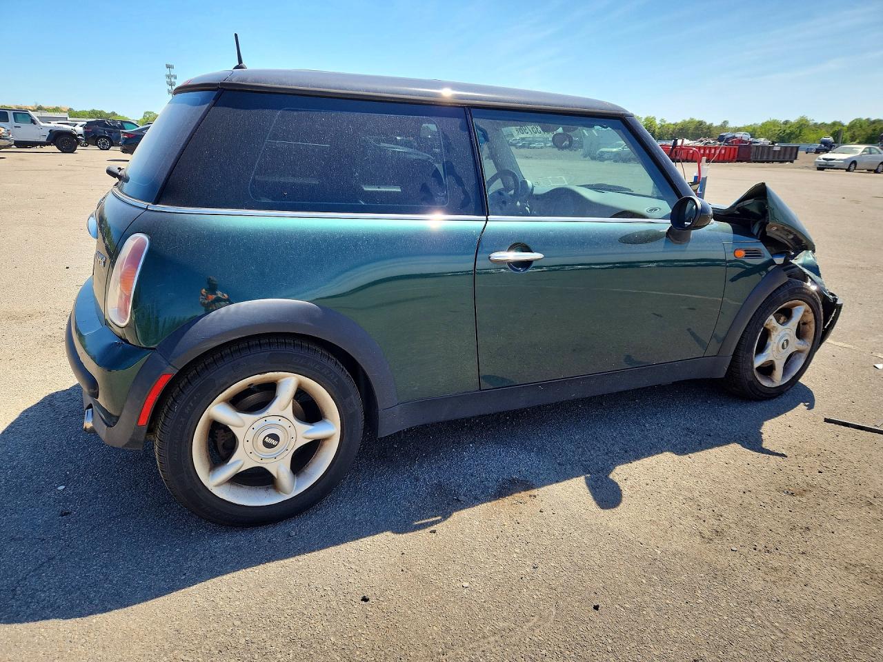 2003 Mini Cooper Green vin: WMWRC33413TC44094