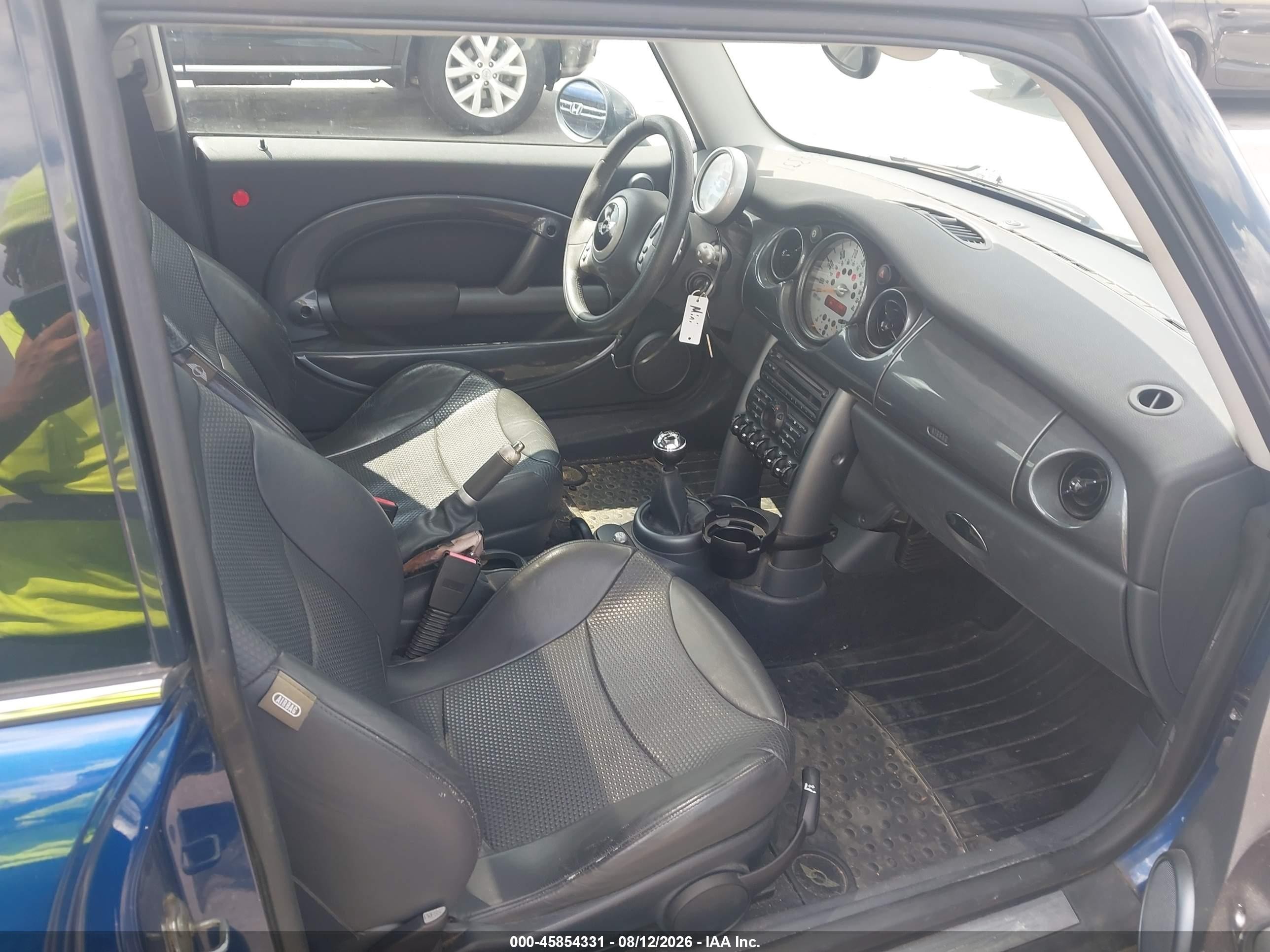 2004 Mini Cooper   Blue vin: WMWRC33414TC53850
