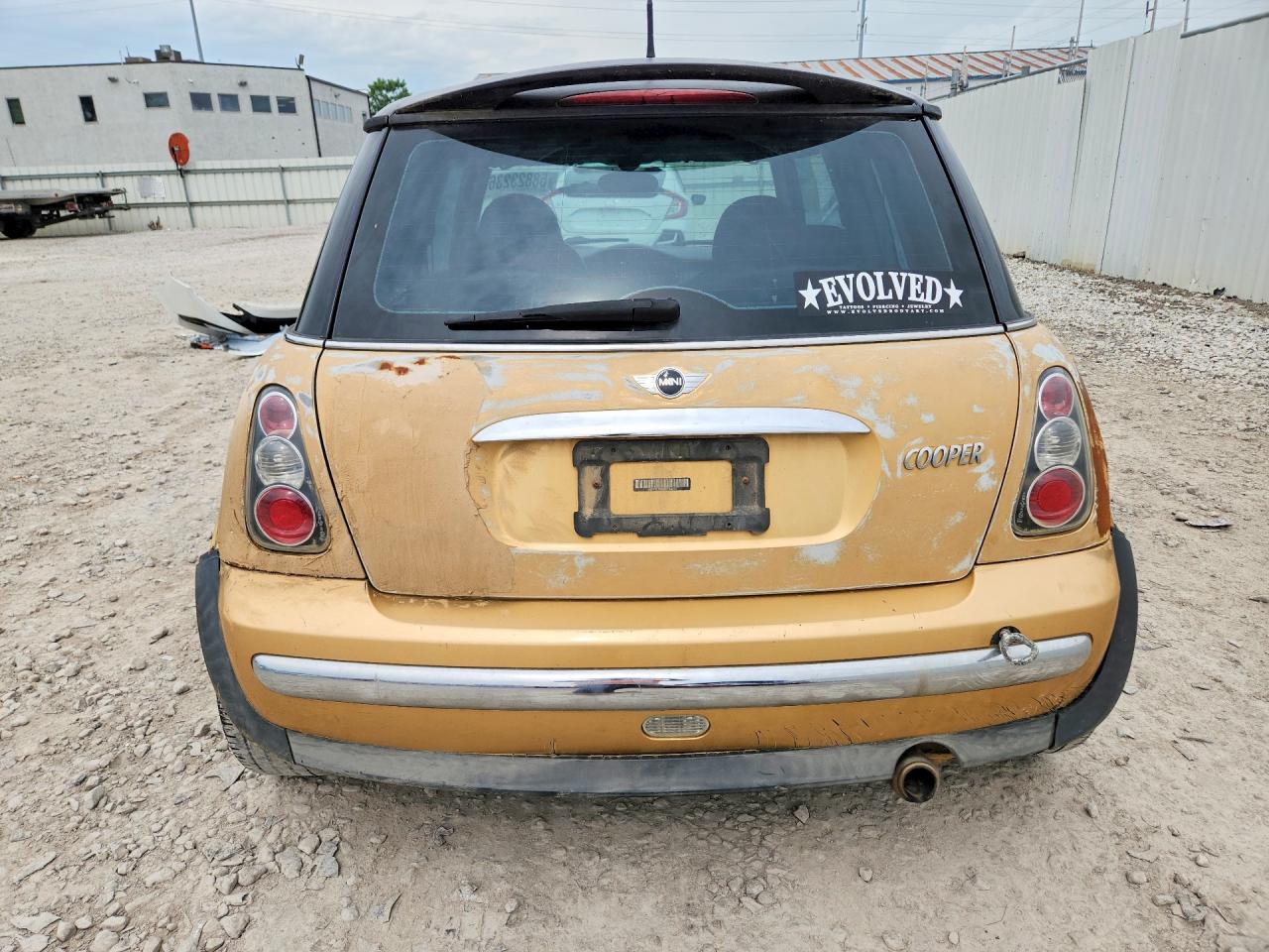 2003 Mini Cooper Gold vin: WMWRC33423TC44296