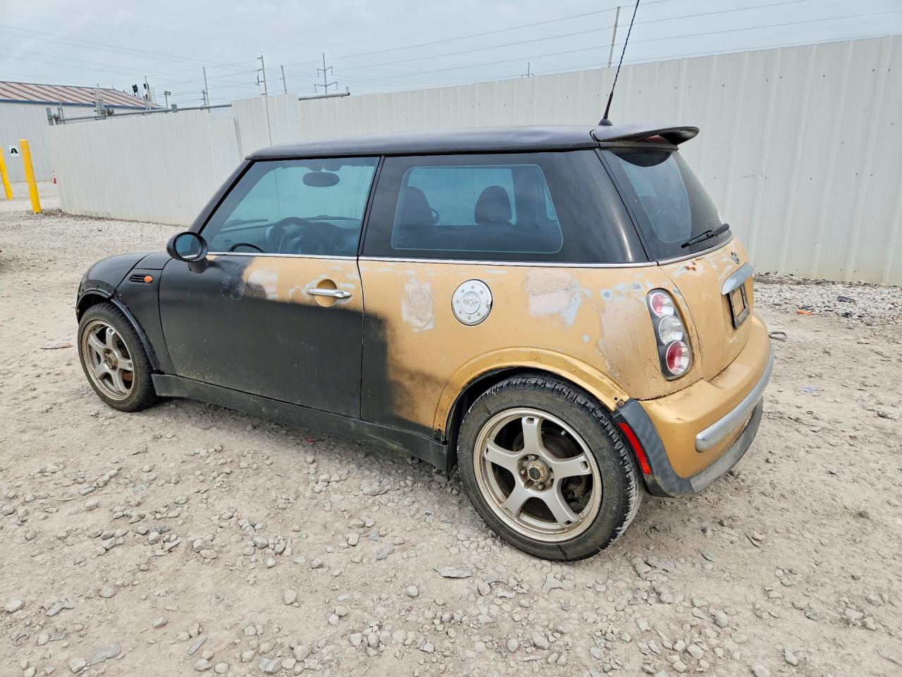 2003 Mini Cooper Gold vin: WMWRC33423TC44296