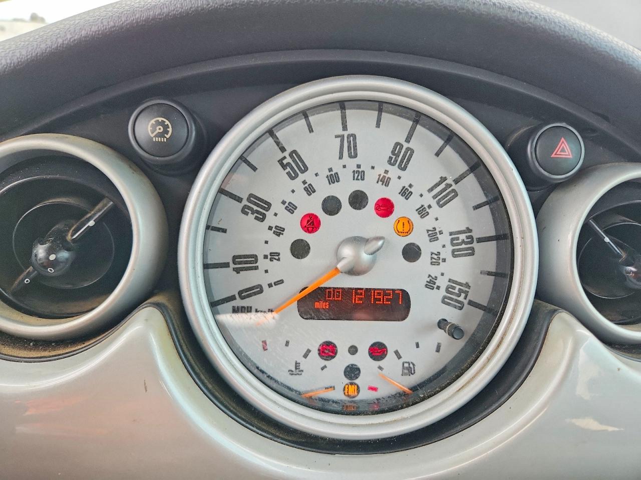 2003 Mini Cooper Gold vin: WMWRC33423TC44296