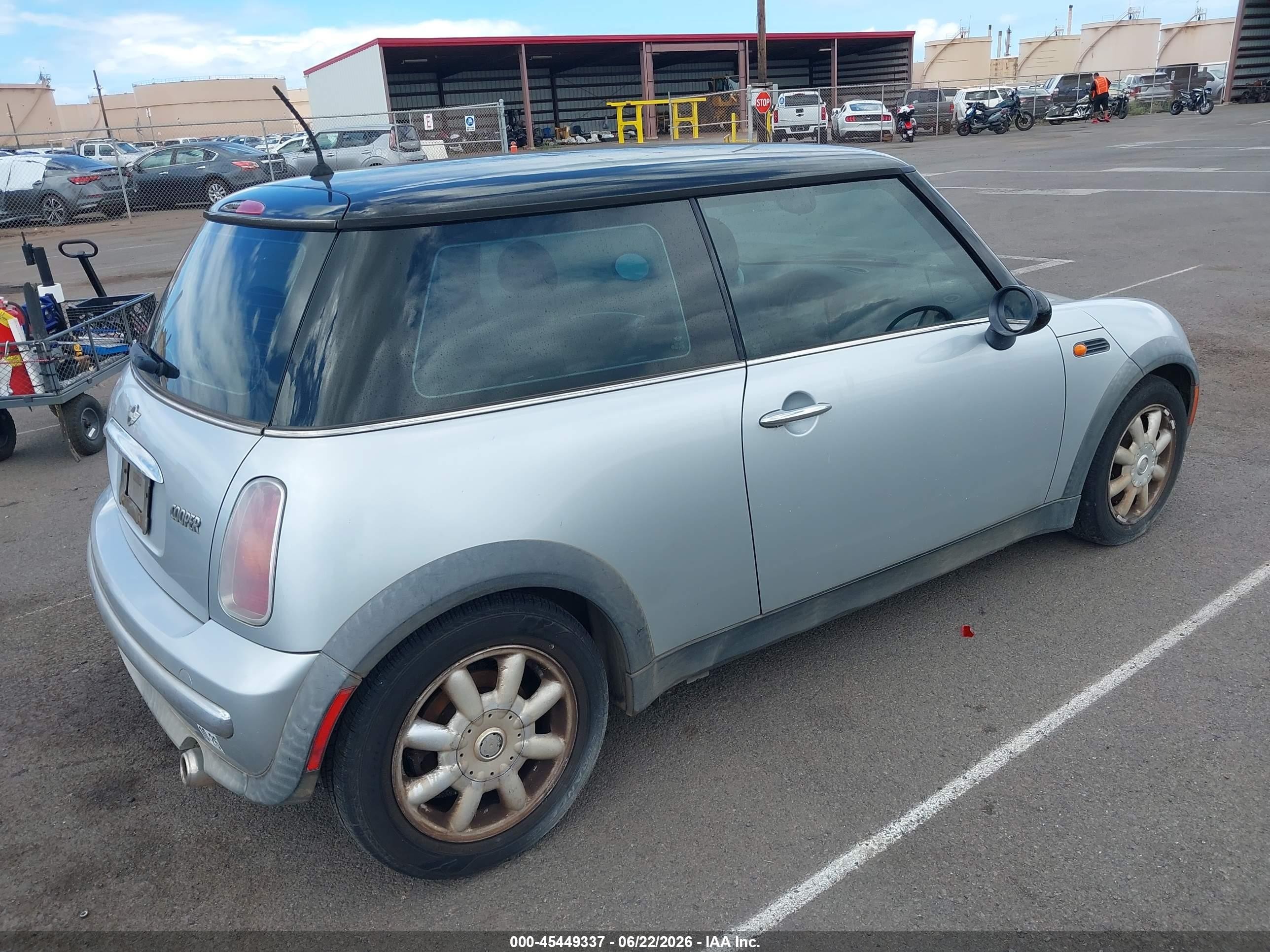 2003 Mini Cooper Серебряный vin: WMWRC33423TE15290