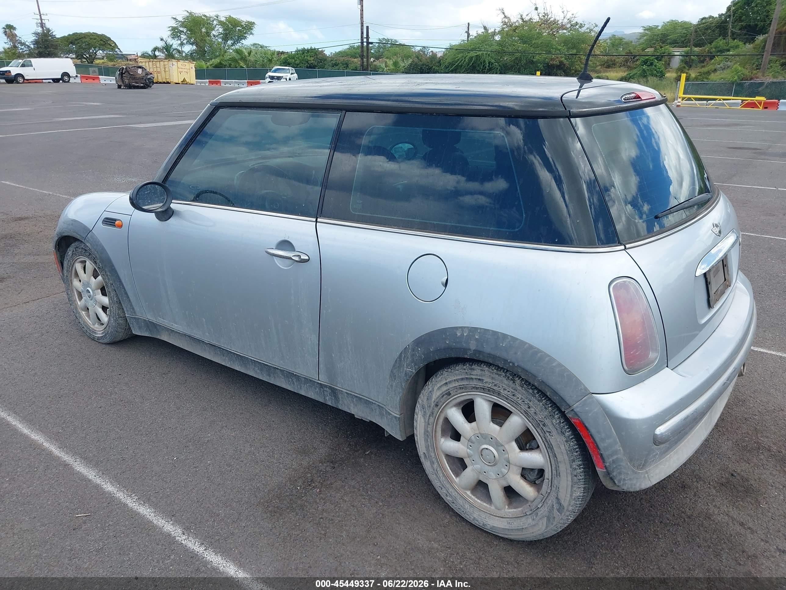 2003 Mini Cooper Серебряный vin: WMWRC33423TE15290